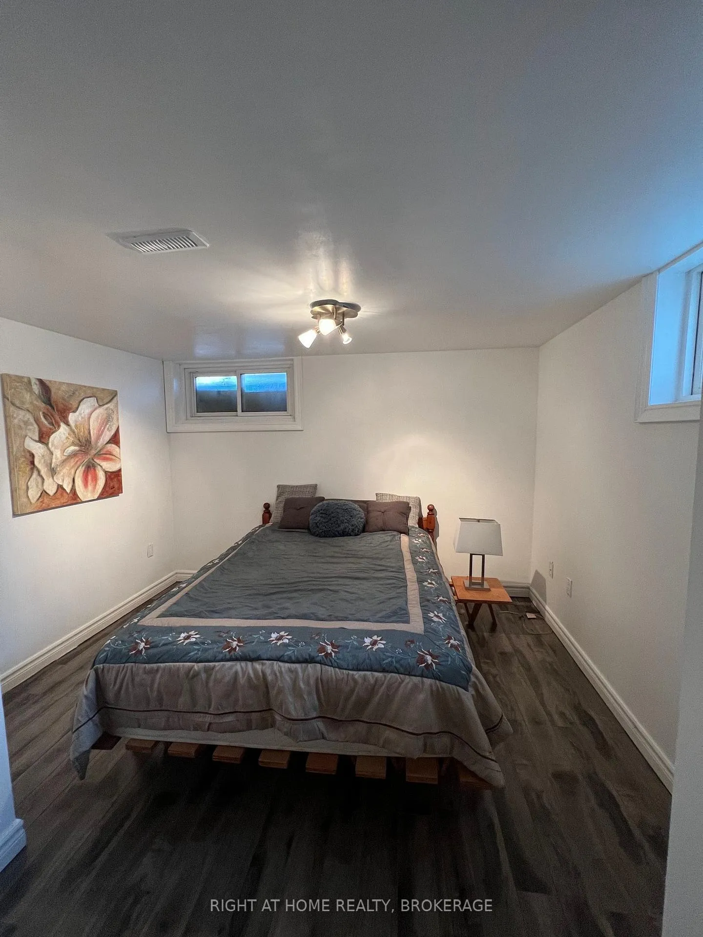 Photo 15 of 24 Grandview Drive, St. Catharines, Port Weller — HOMEH