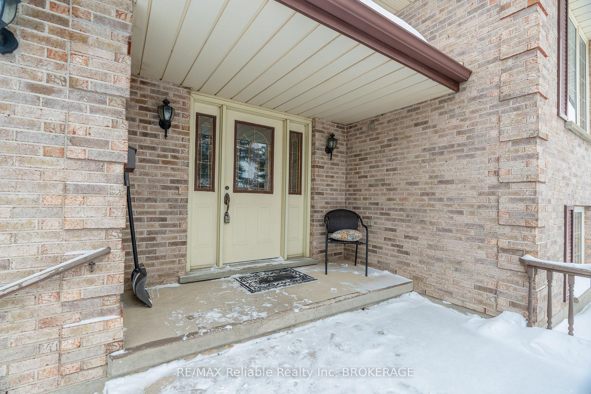 Photo 4 of 130 Goderich Street E, Huron East, Seaforth — HOMEH