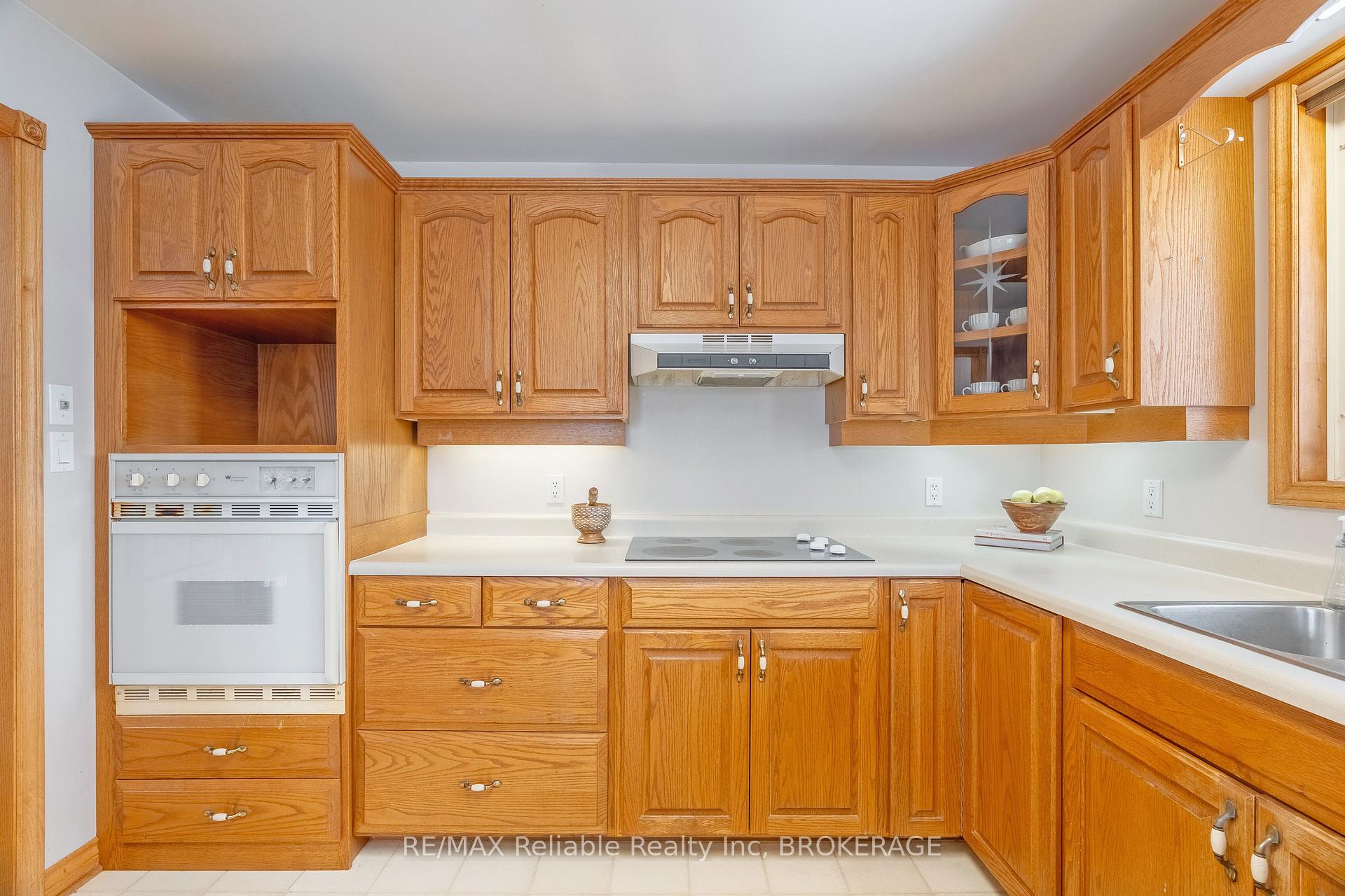 Photo 13 of 130 Goderich Street E, Huron East, Seaforth — HOMEH