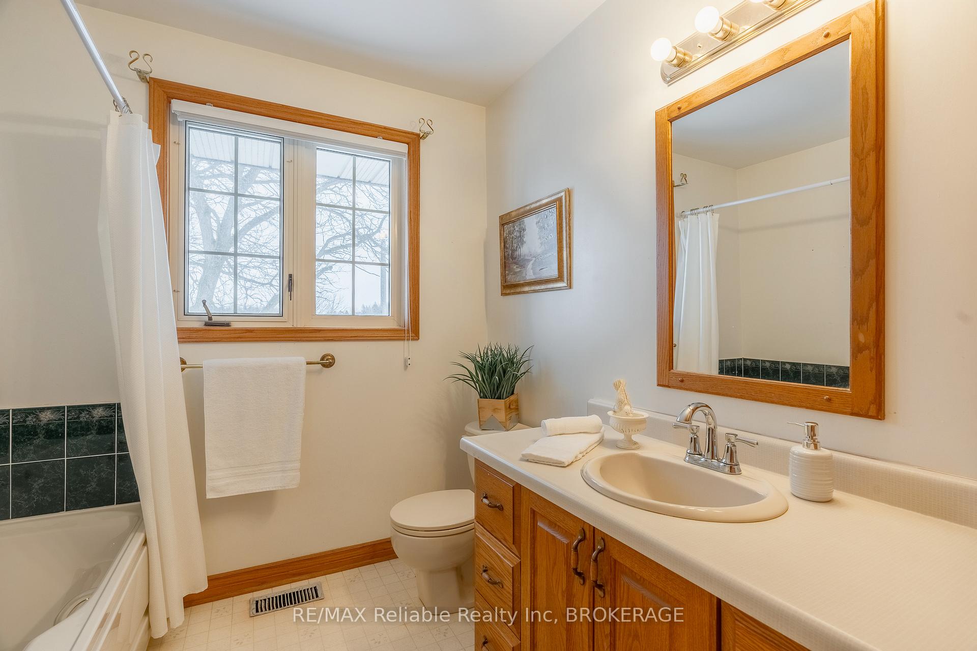 Photo 16 of 130 Goderich Street E, Huron East, Seaforth — HOMEH