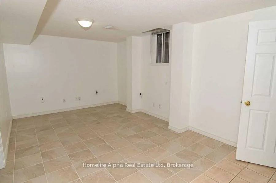 Photo 7 of Unit BSMNT, 120 Thoroughbred Boulevard, Hamilton, Ancaster — HOMEH