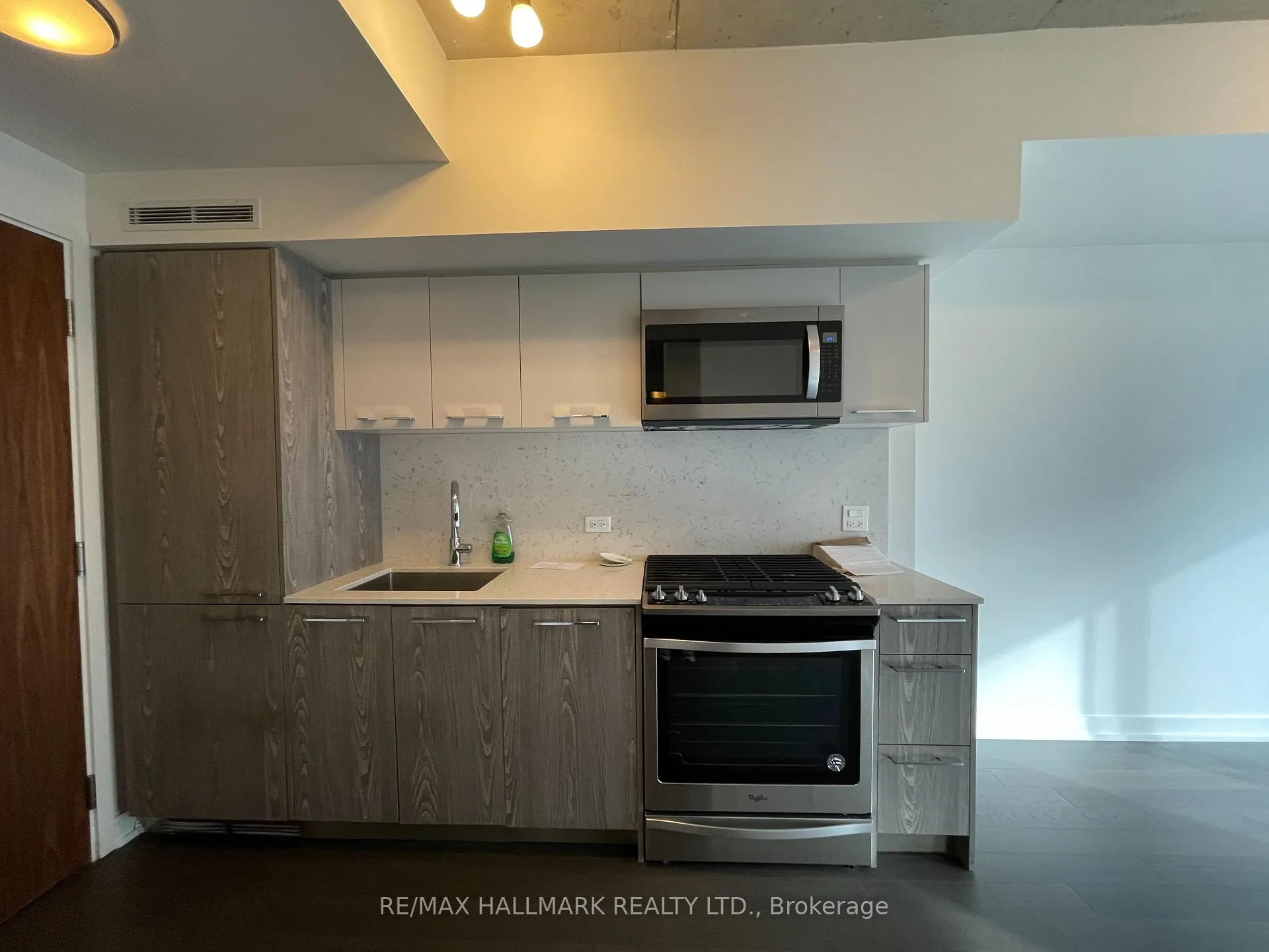 Photo 5 of Unit 814, 30 Baseball Place, Toronto, South Riverdale — HOMEH