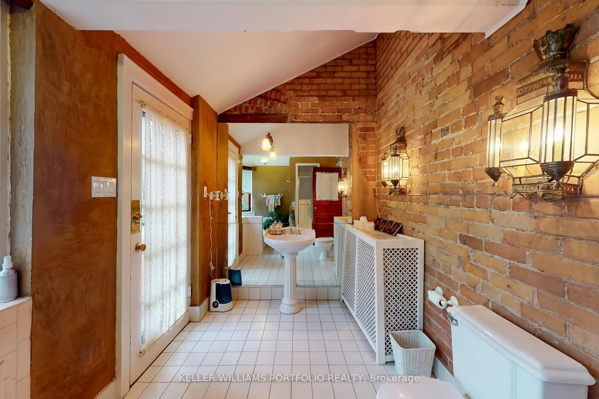 Photo 20 of Unit Main & 2nd, 97 Glengrove Avenue W, Toronto, Lawrence Park South — HOMEH
