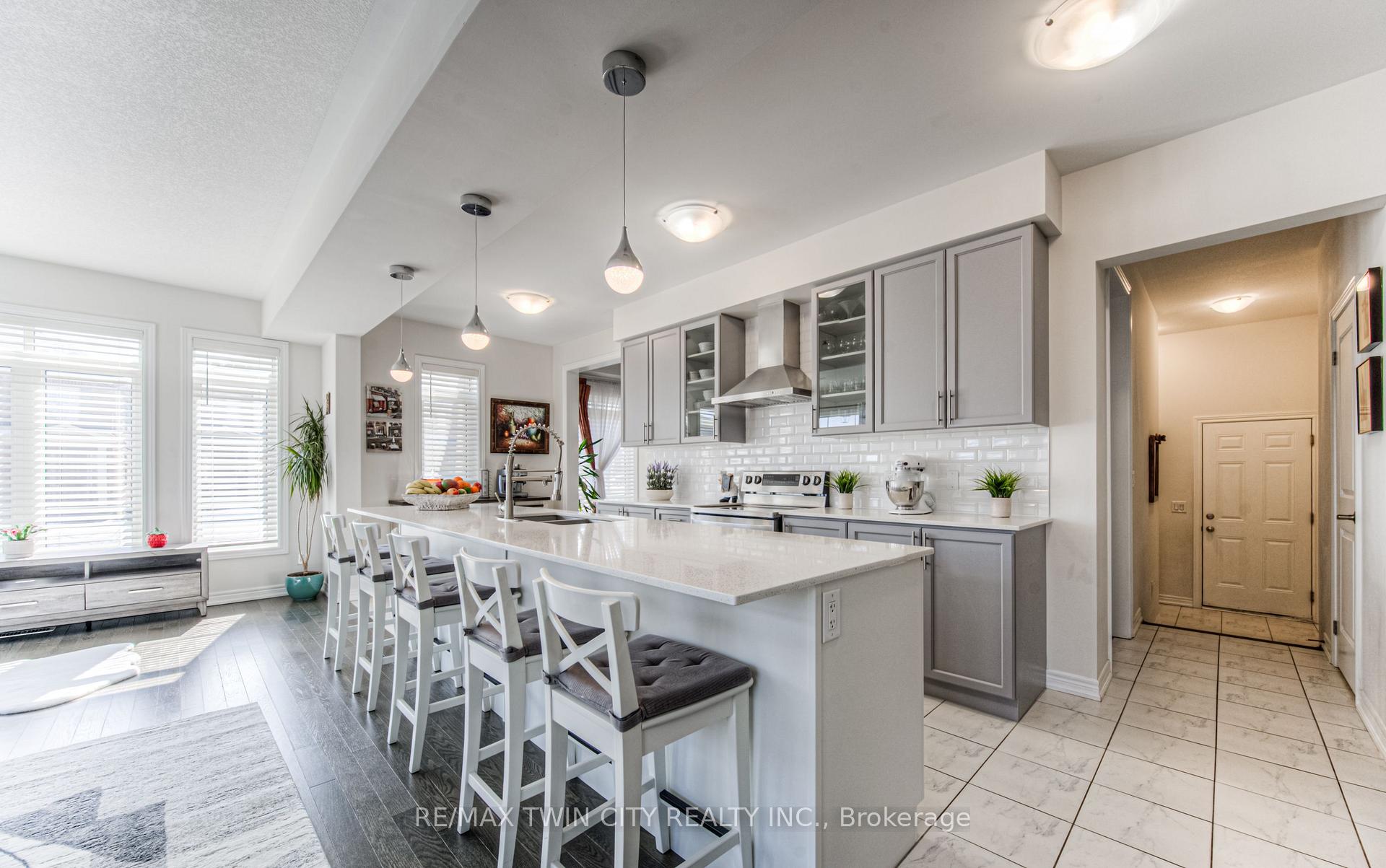 Photo 9 of 39 Reistwood Drive, Kitchener — HOMEH