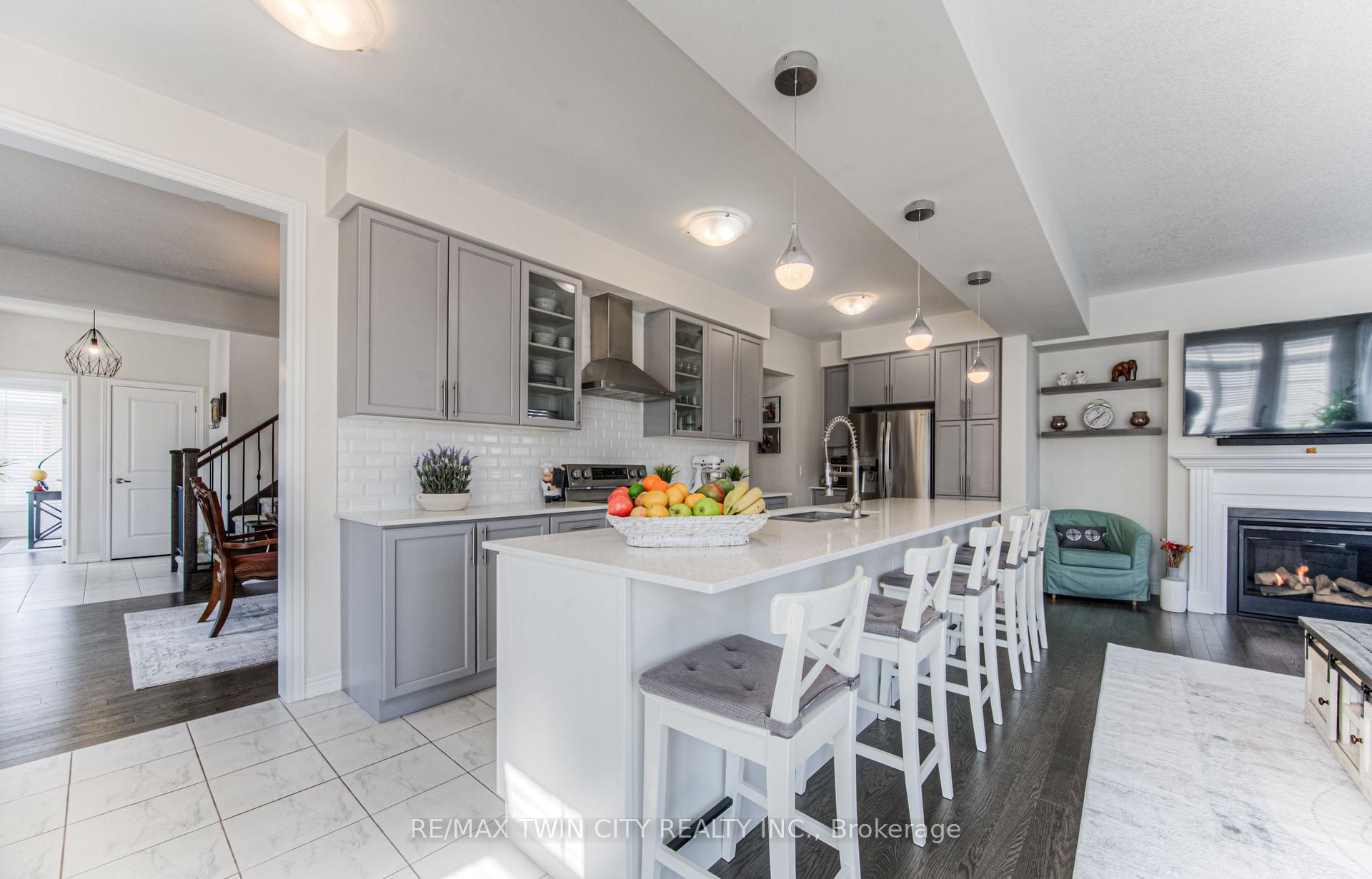 Photo 10 of 39 Reistwood Drive, Kitchener — HOMEH