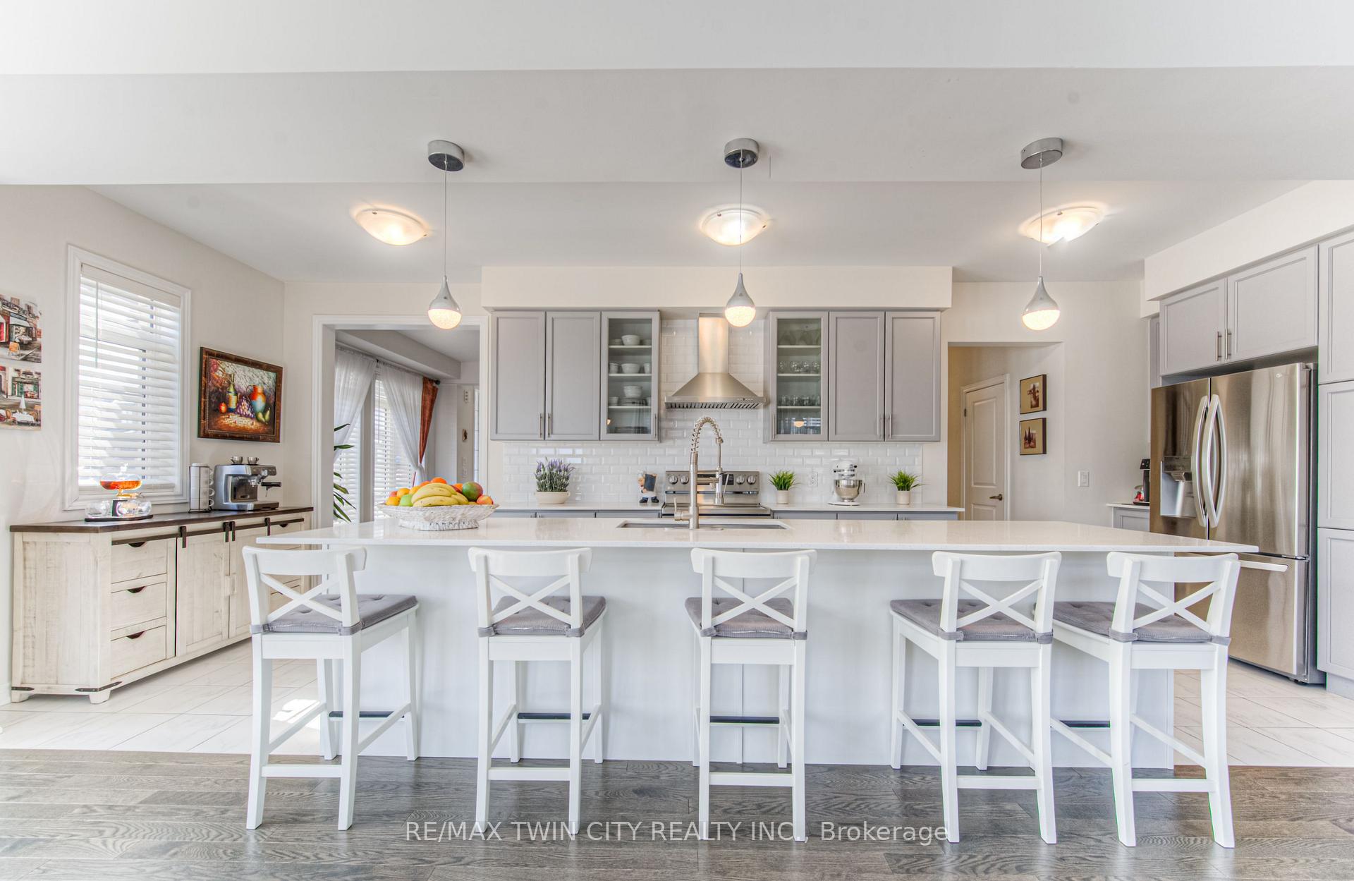 Photo 12 of 39 Reistwood Drive, Kitchener — HOMEH