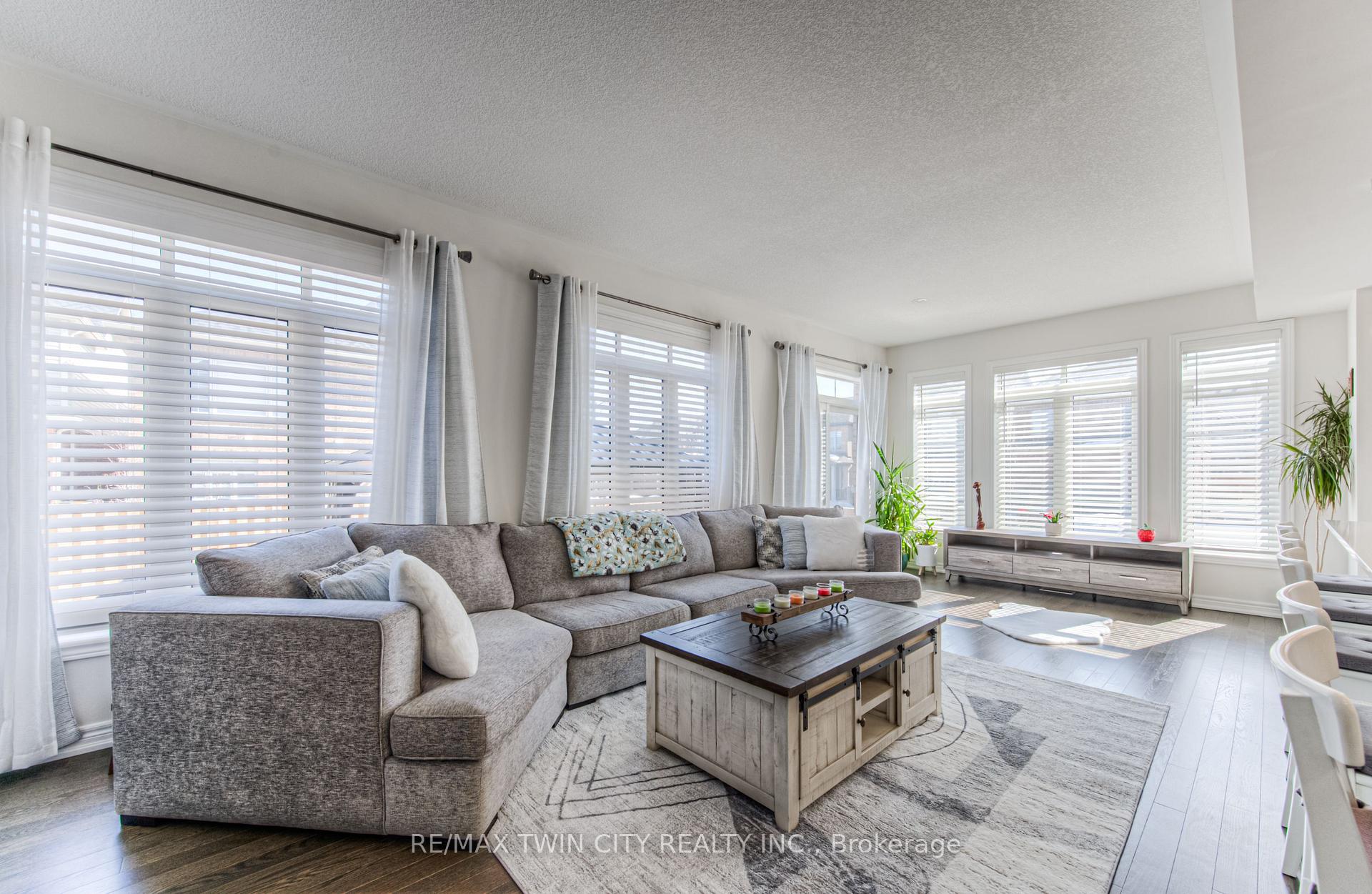 Photo 14 of 39 Reistwood Drive, Kitchener — HOMEH