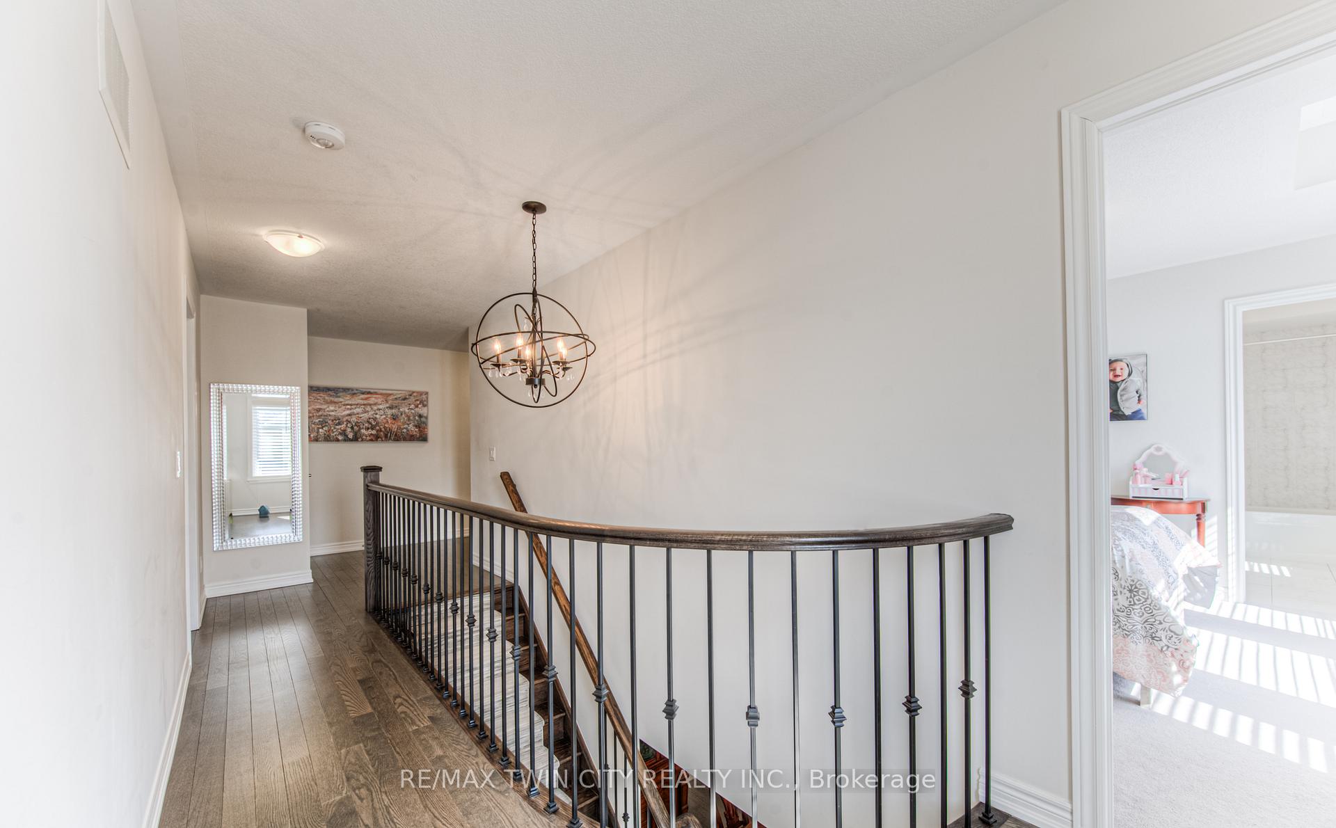 Photo 16 of 39 Reistwood Drive, Kitchener — HOMEH
