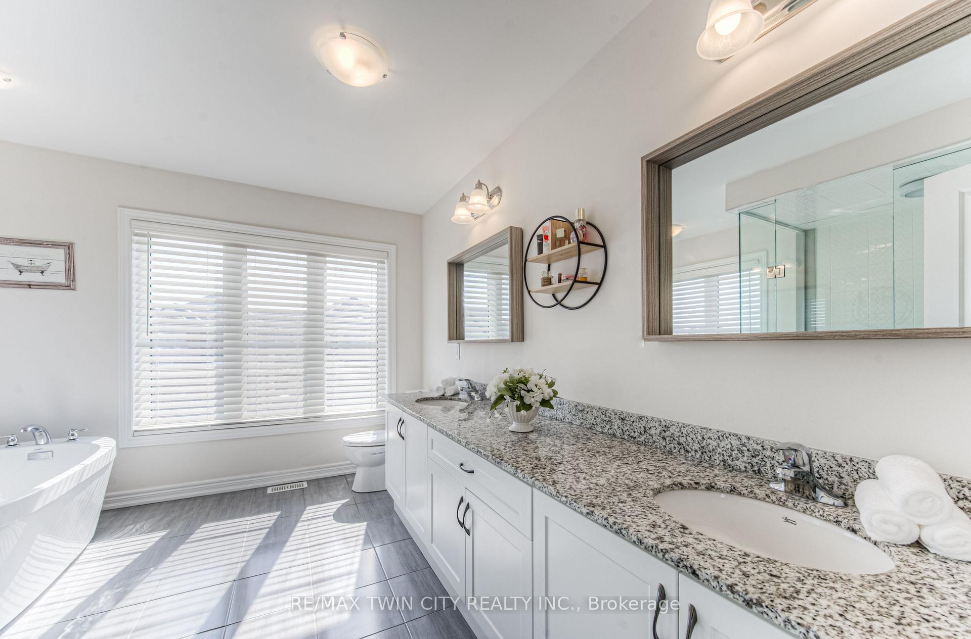 Photo 19 of 39 Reistwood Drive, Kitchener — HOMEH