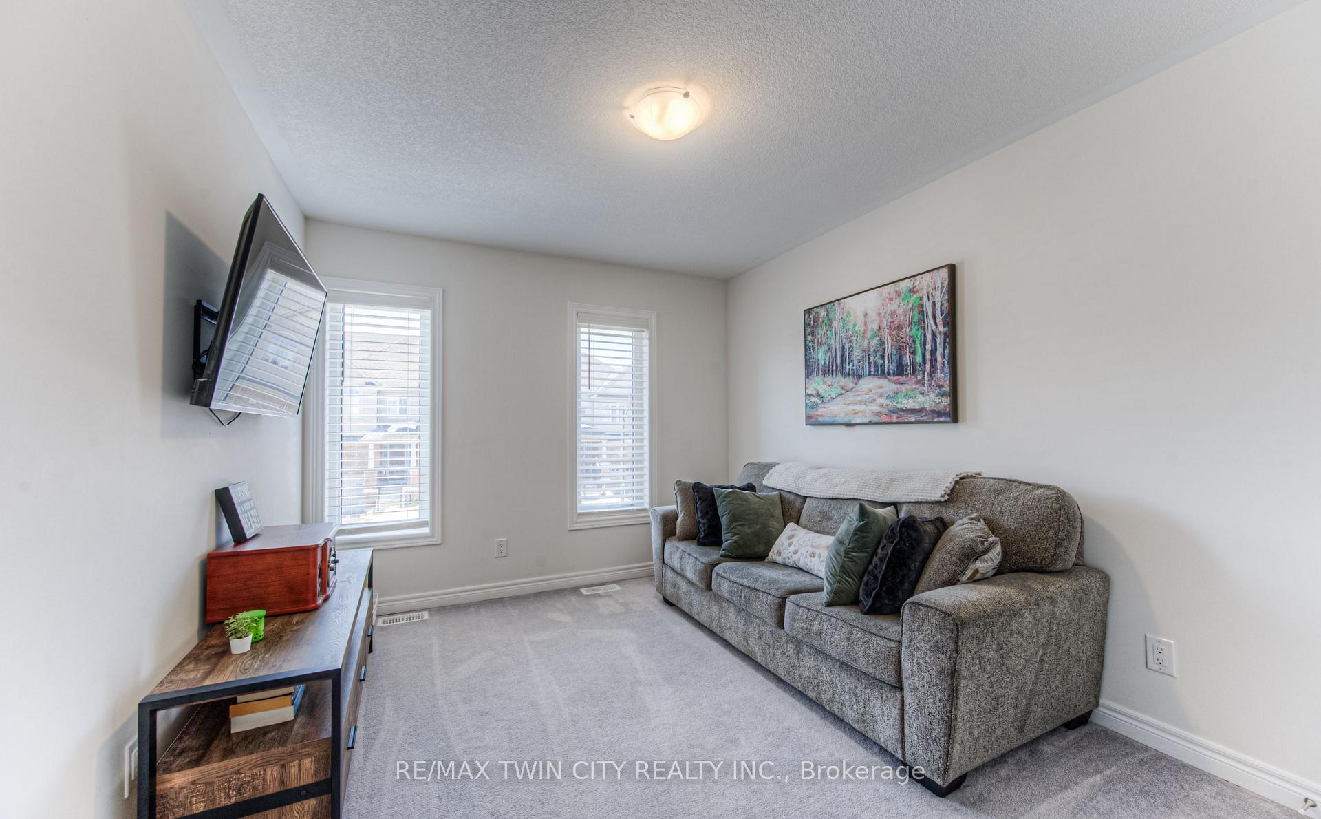 Photo 21 of 39 Reistwood Drive, Kitchener — HOMEH