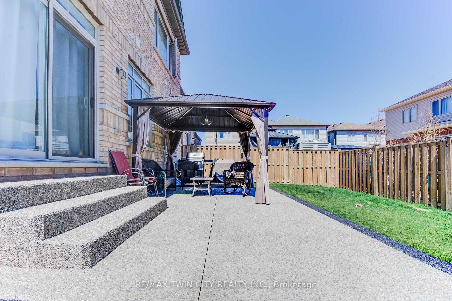 Photo 33 of 39 Reistwood Drive, Kitchener — HOMEH