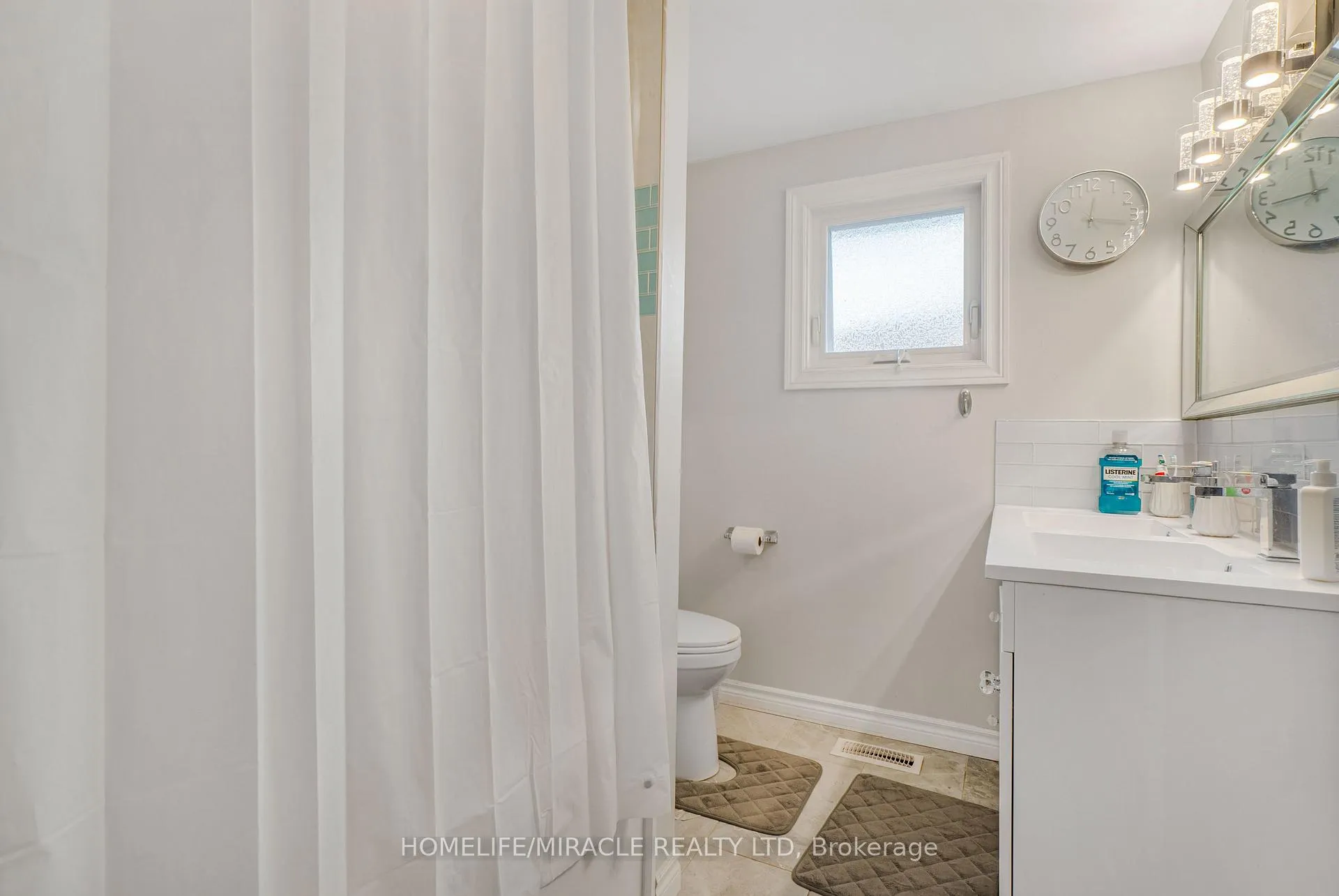 Photo 14 of 2 Envoy Boulevard, Hamilton, Stoney Creek — HOMEH