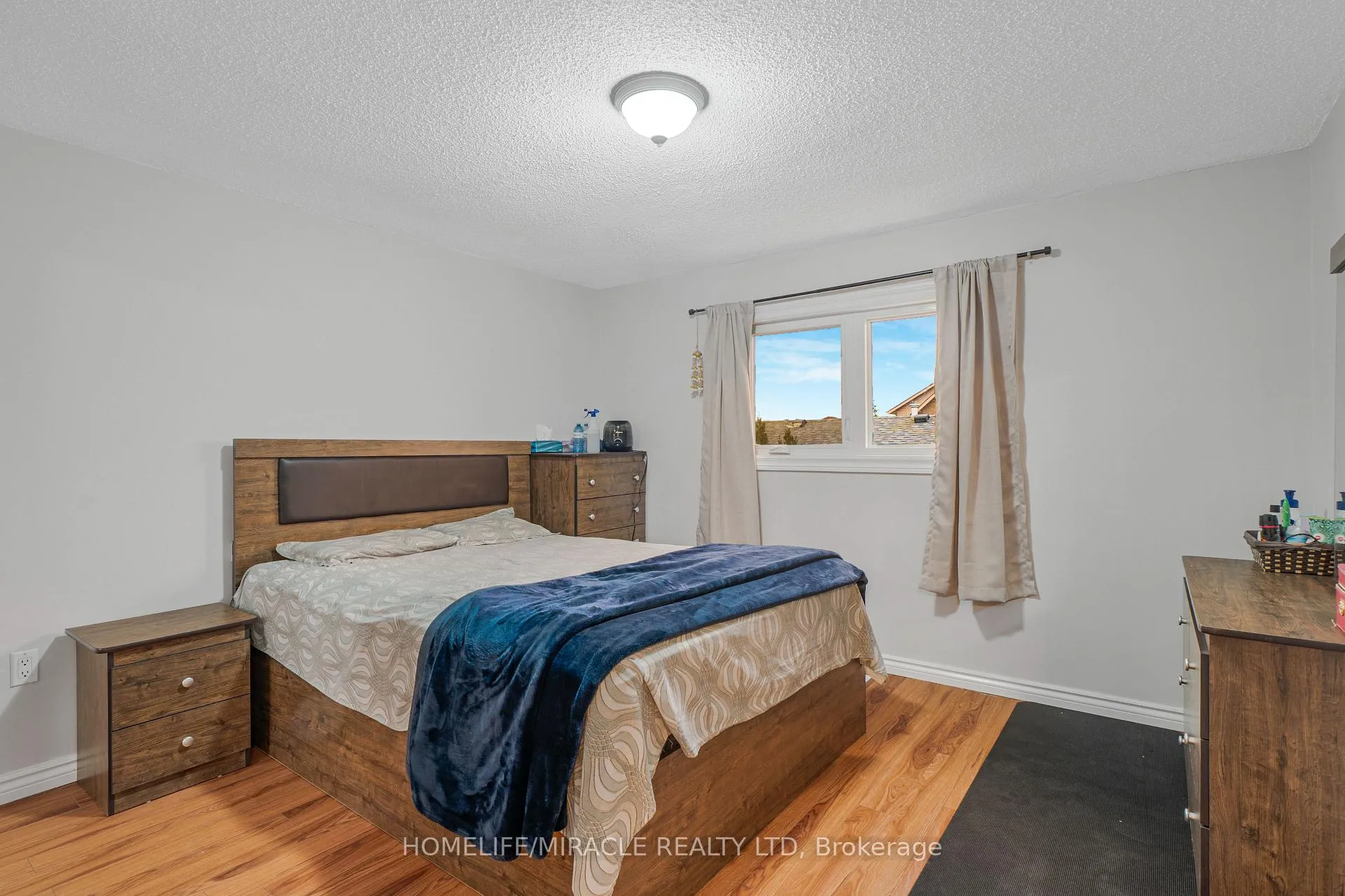 Photo 19 of 2 Envoy Boulevard, Hamilton, Stoney Creek — HOMEH