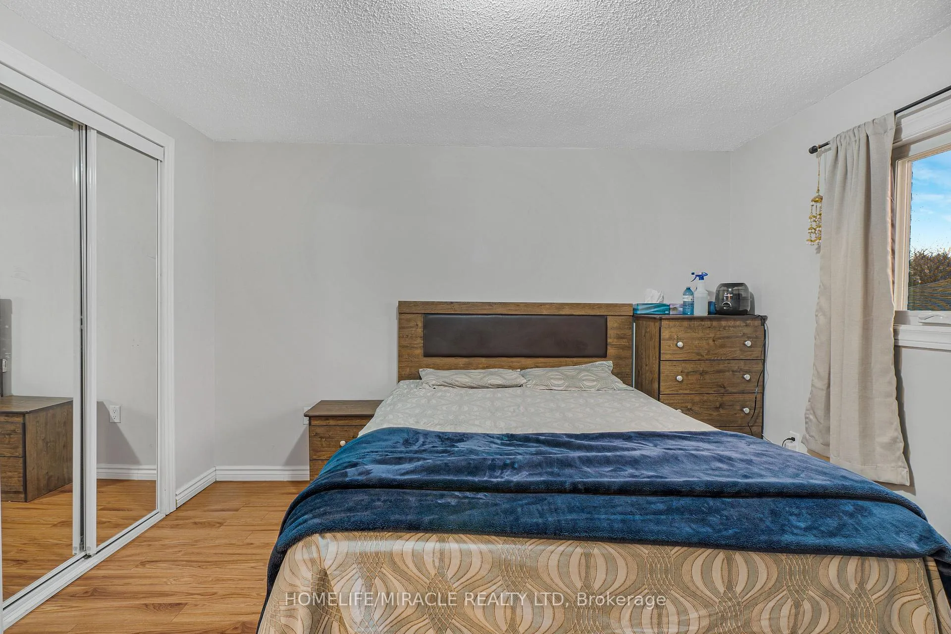 Photo 21 of 2 Envoy Boulevard, Hamilton, Stoney Creek — HOMEH