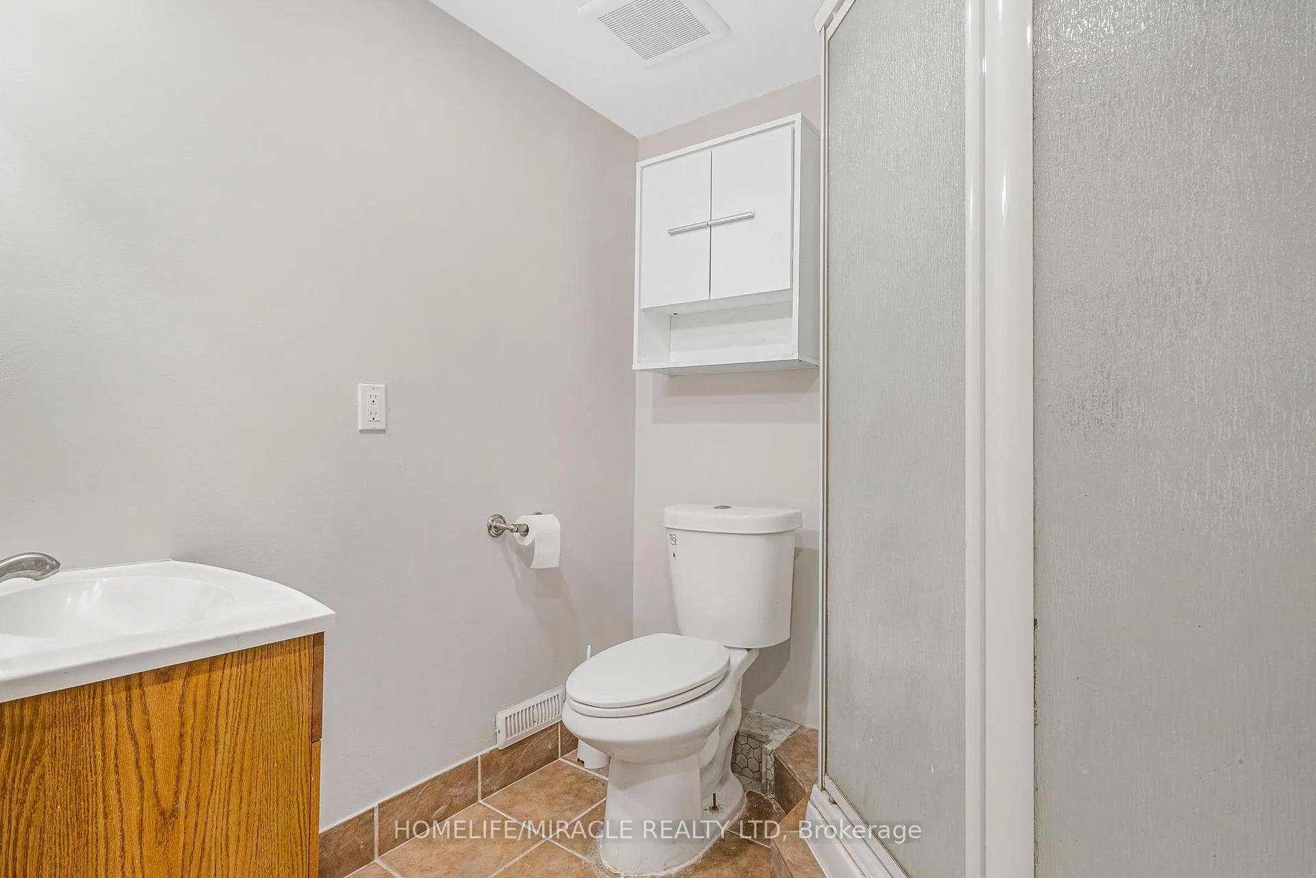 Photo 24 of 2 Envoy Boulevard, Hamilton, Stoney Creek — HOMEH