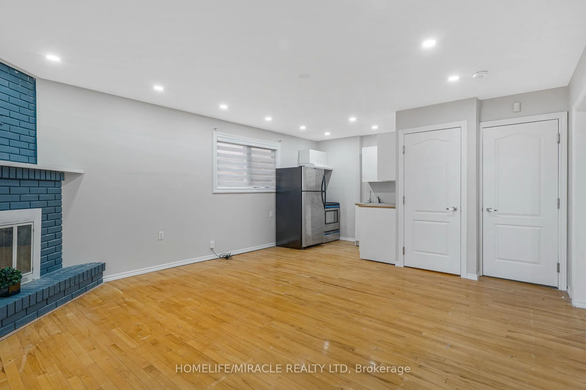 Photo 26 of 2 Envoy Boulevard, Hamilton, Stoney Creek — HOMEH
