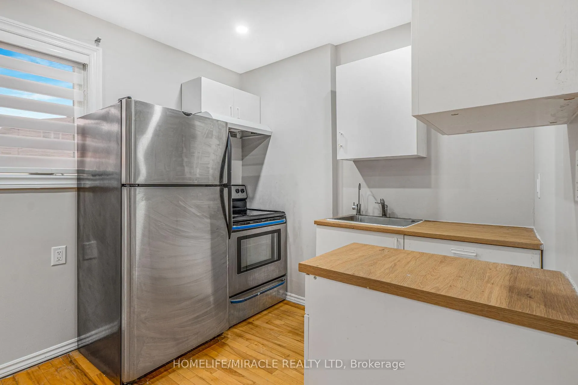 Photo 28 of 2 Envoy Boulevard, Hamilton, Stoney Creek — HOMEH