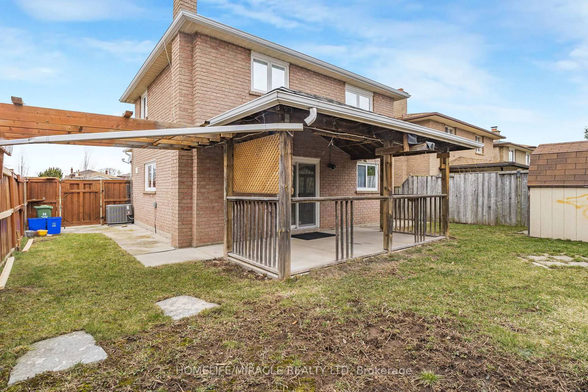 Photo 30 of 2 Envoy Boulevard, Hamilton, Stoney Creek — HOMEH