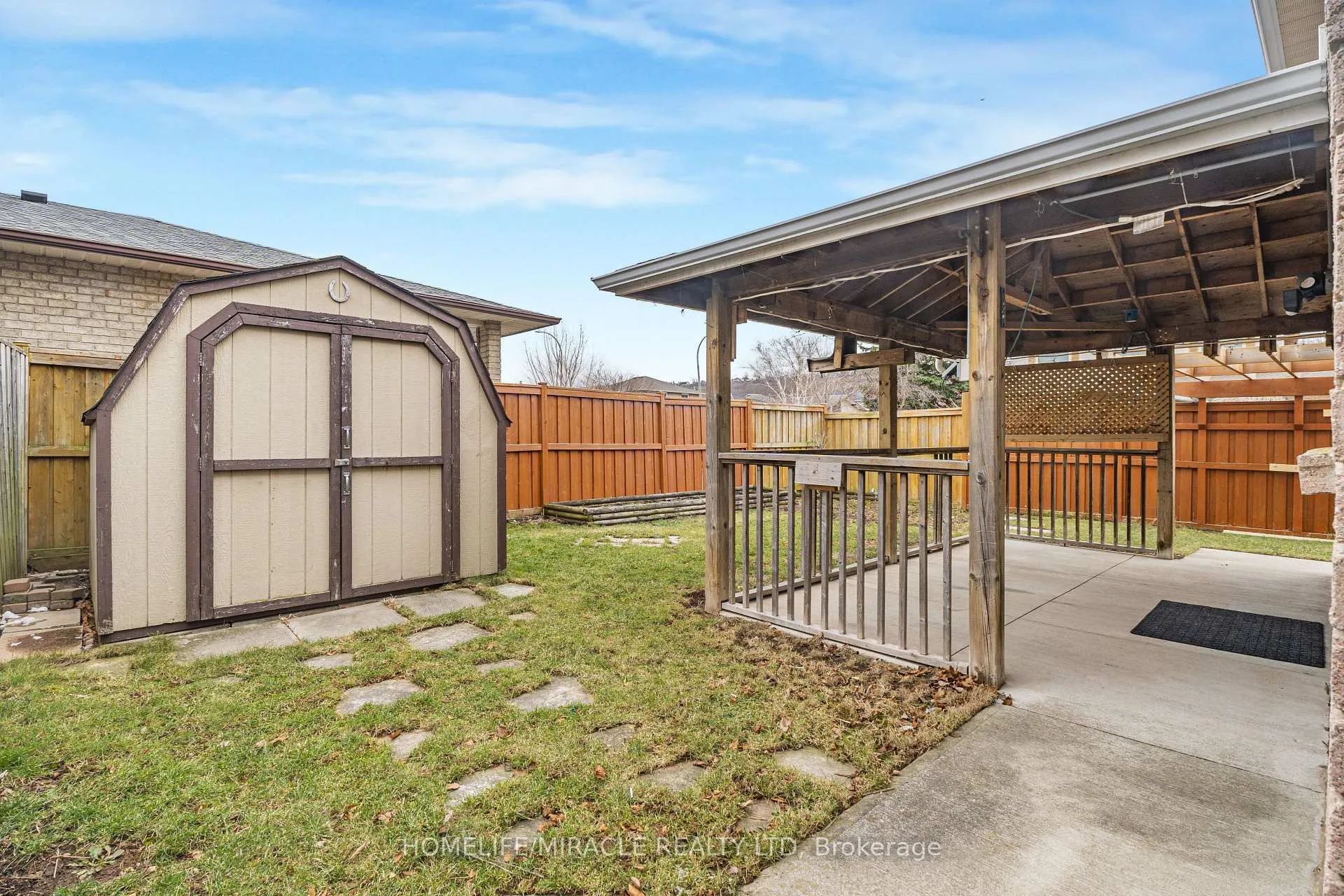Photo 31 of 2 Envoy Boulevard, Hamilton, Stoney Creek — HOMEH