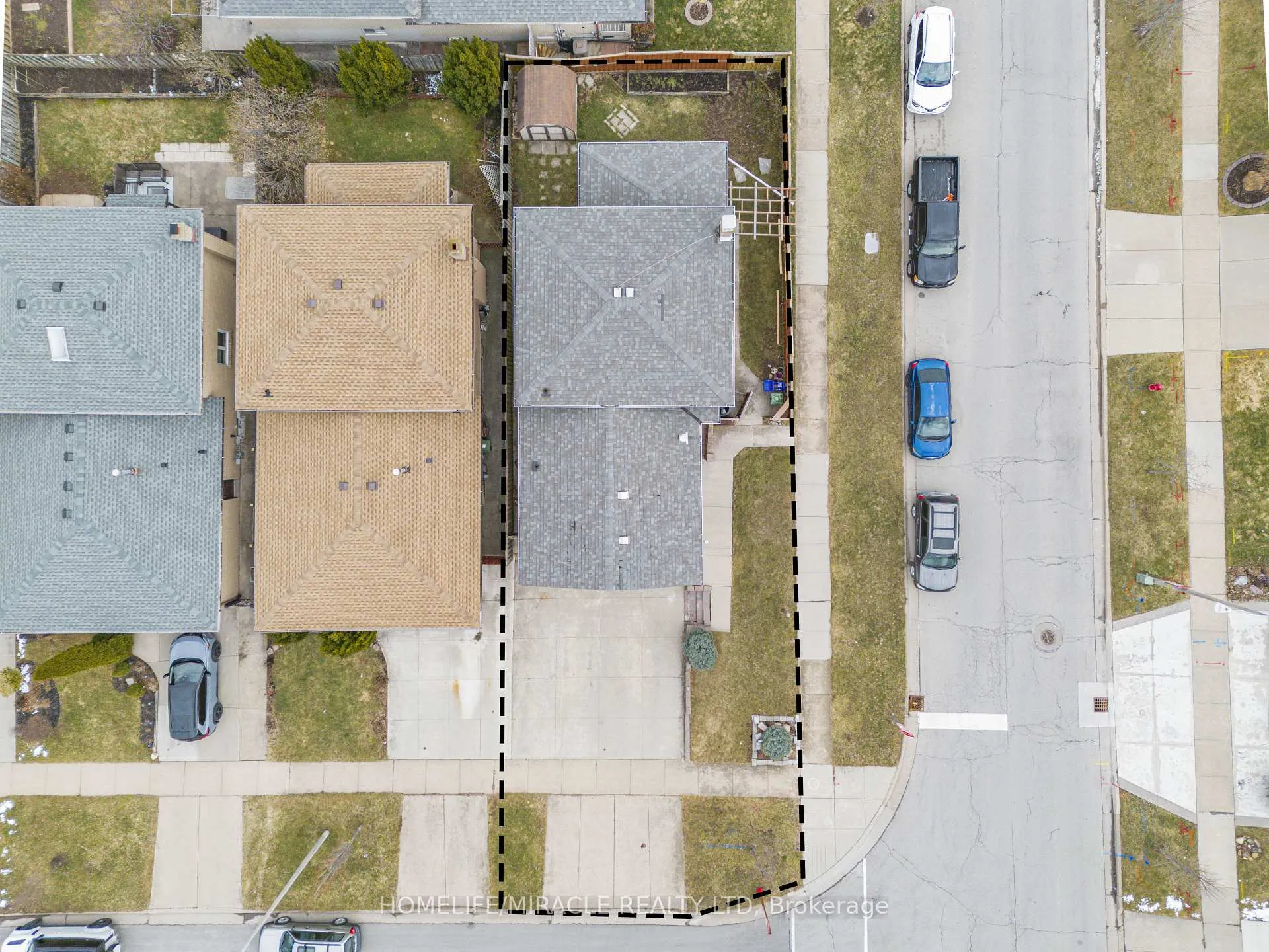 Photo 37 of 2 Envoy Boulevard, Hamilton, Stoney Creek — HOMEH
