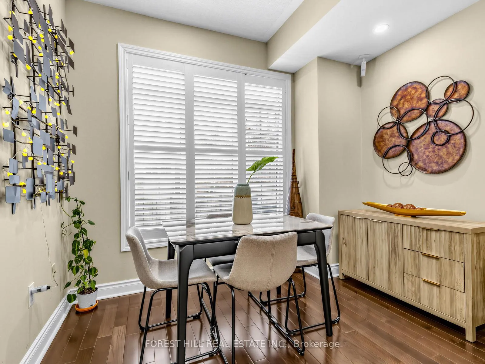 Photo 3 of Unit 51, 8 Brighton Place, Vaughan, Crestwood-Springfarm-Yorkhill — HOMEH