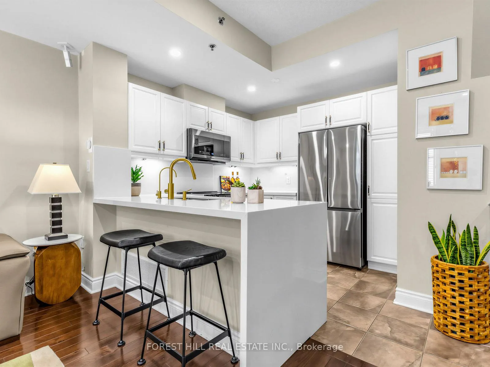 Photo 5 of Unit 51, 8 Brighton Place, Vaughan, Crestwood-Springfarm-Yorkhill — HOMEH