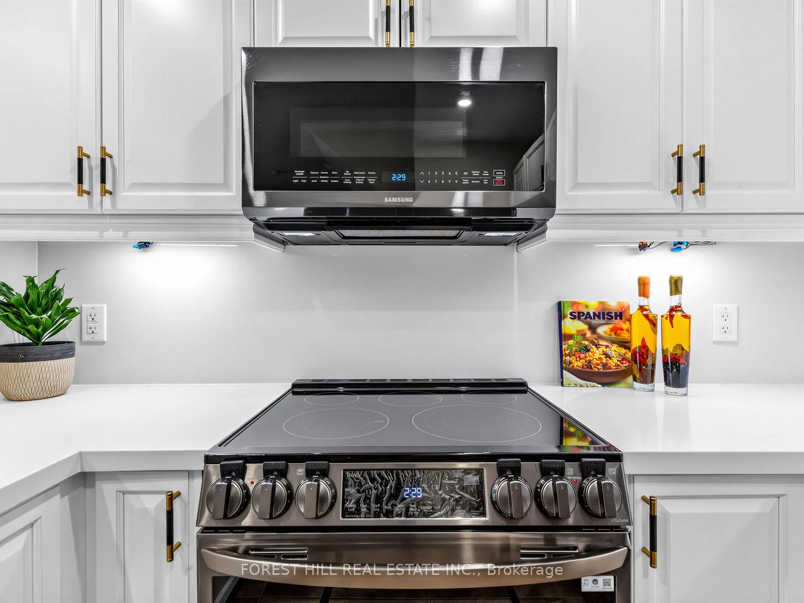 Photo 6 of Unit 51, 8 Brighton Place, Vaughan, Crestwood-Springfarm-Yorkhill — HOMEH