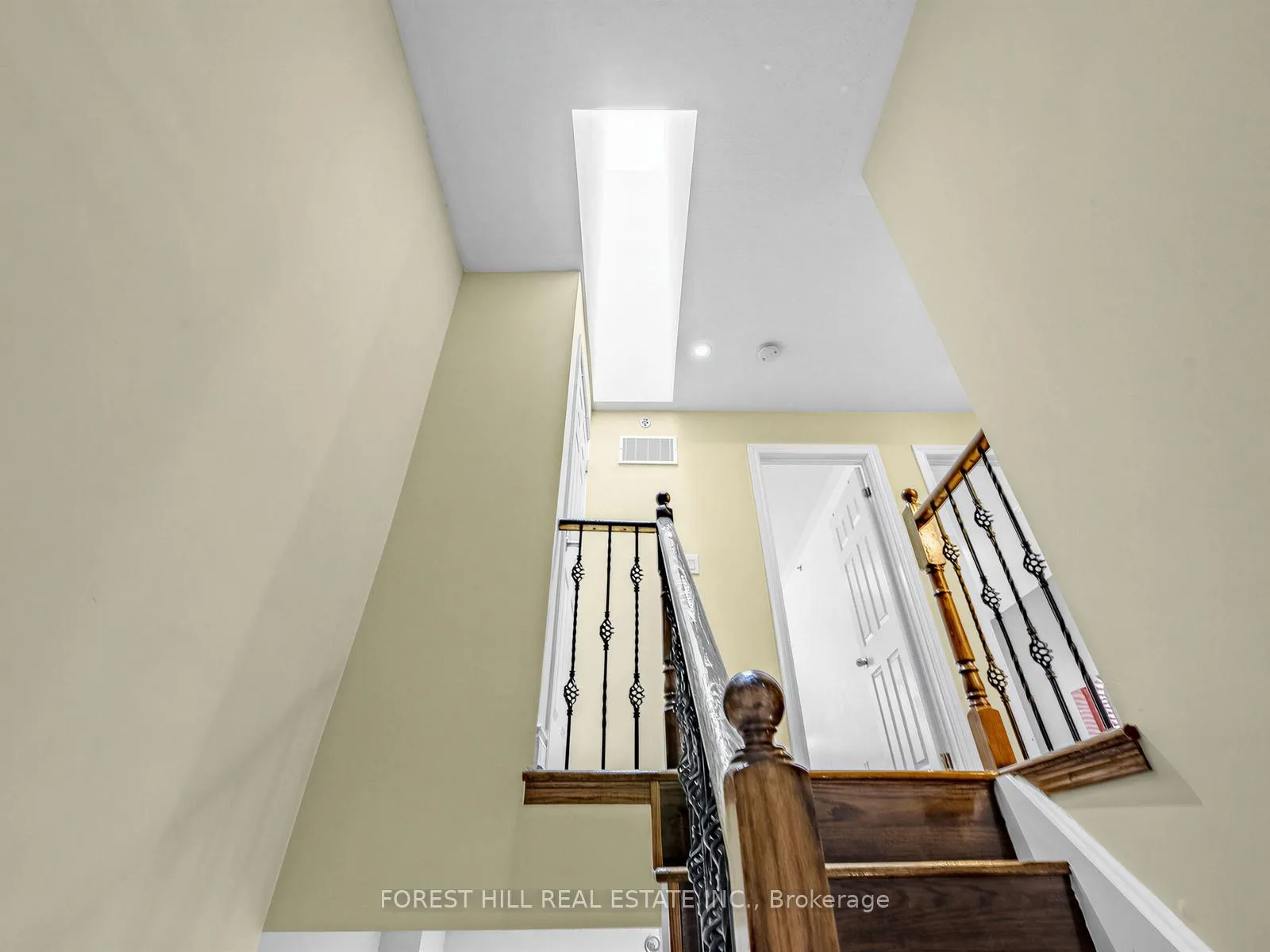 Photo 15 of Unit 51, 8 Brighton Place, Vaughan, Crestwood-Springfarm-Yorkhill — HOMEH