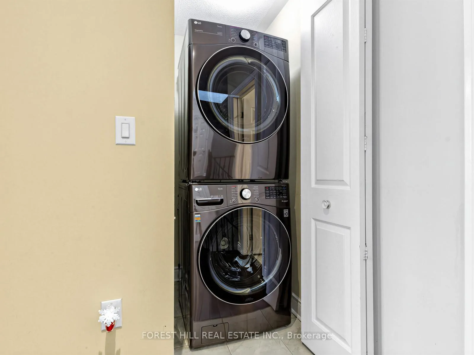 Photo 16 of Unit 51, 8 Brighton Place, Vaughan, Crestwood-Springfarm-Yorkhill — HOMEH