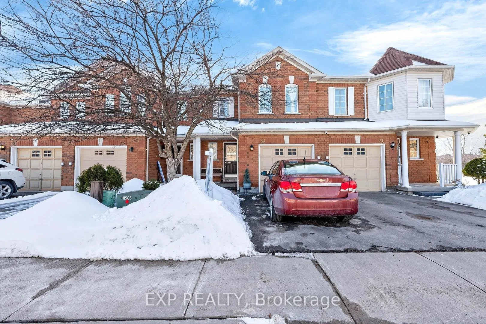 Photo 4 of Unit 34, 9800 Mclaughlin Road, Brampton, Fletcher's Creek Village — HOMEH