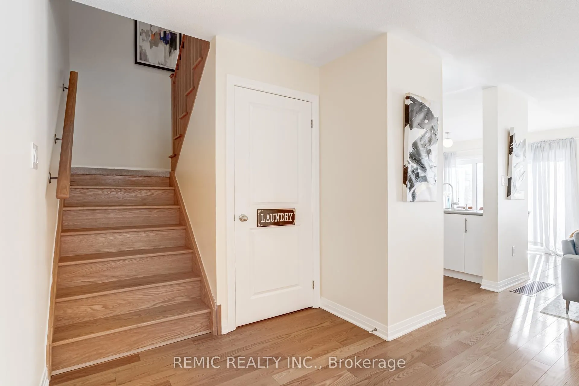 Photo 13 of 36 Sailors Landing, Clarington, Bowmanville — HOMEH