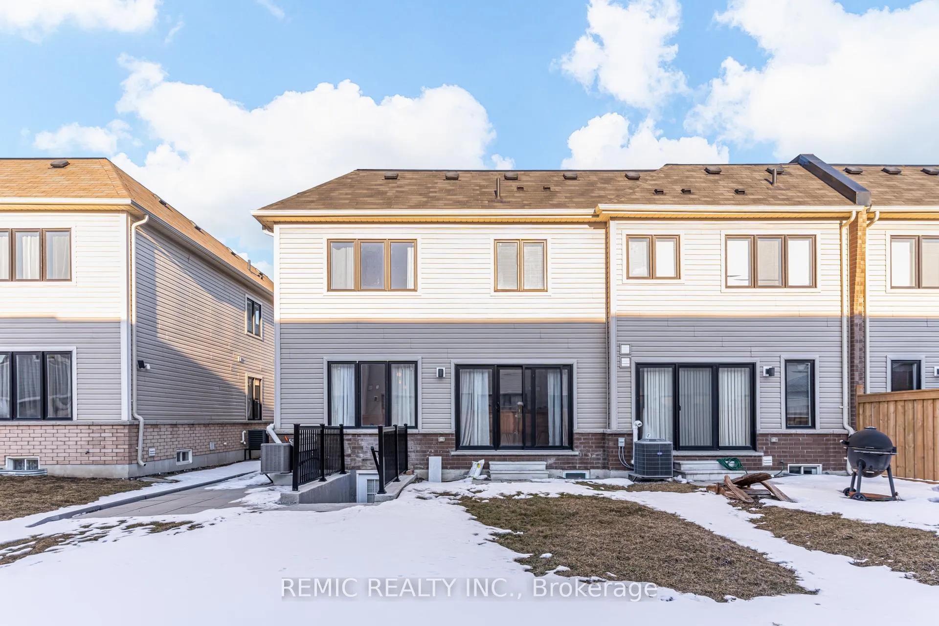 Photo 41 of 36 Sailors Landing, Clarington, Bowmanville — HOMEH