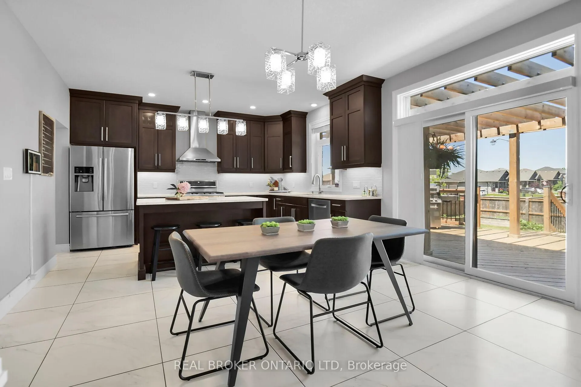Photo 5 of 27 Glenwood Street, St. Thomas — HOMEH