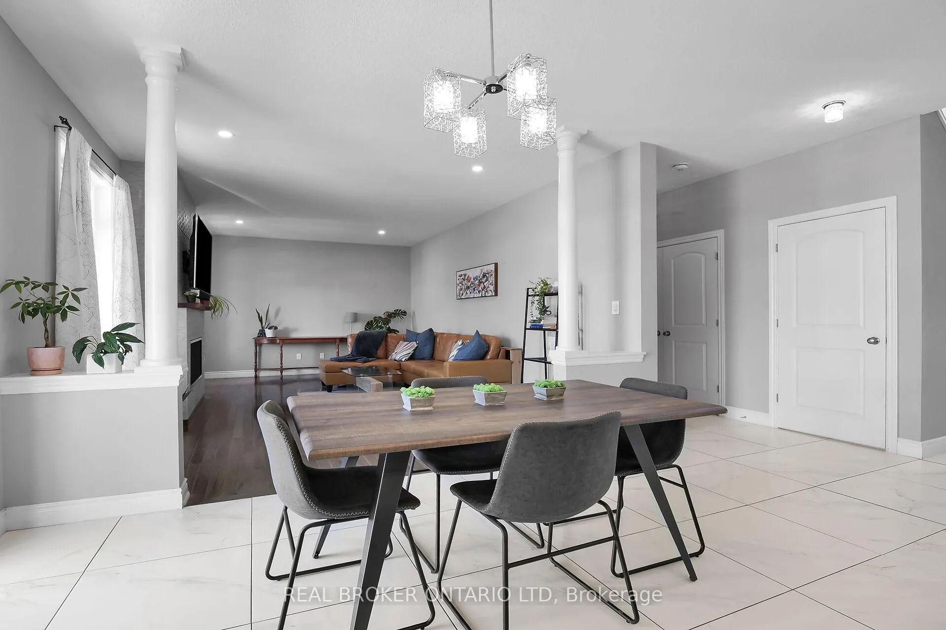 Photo 14 of 27 Glenwood Street, St. Thomas — HOMEH