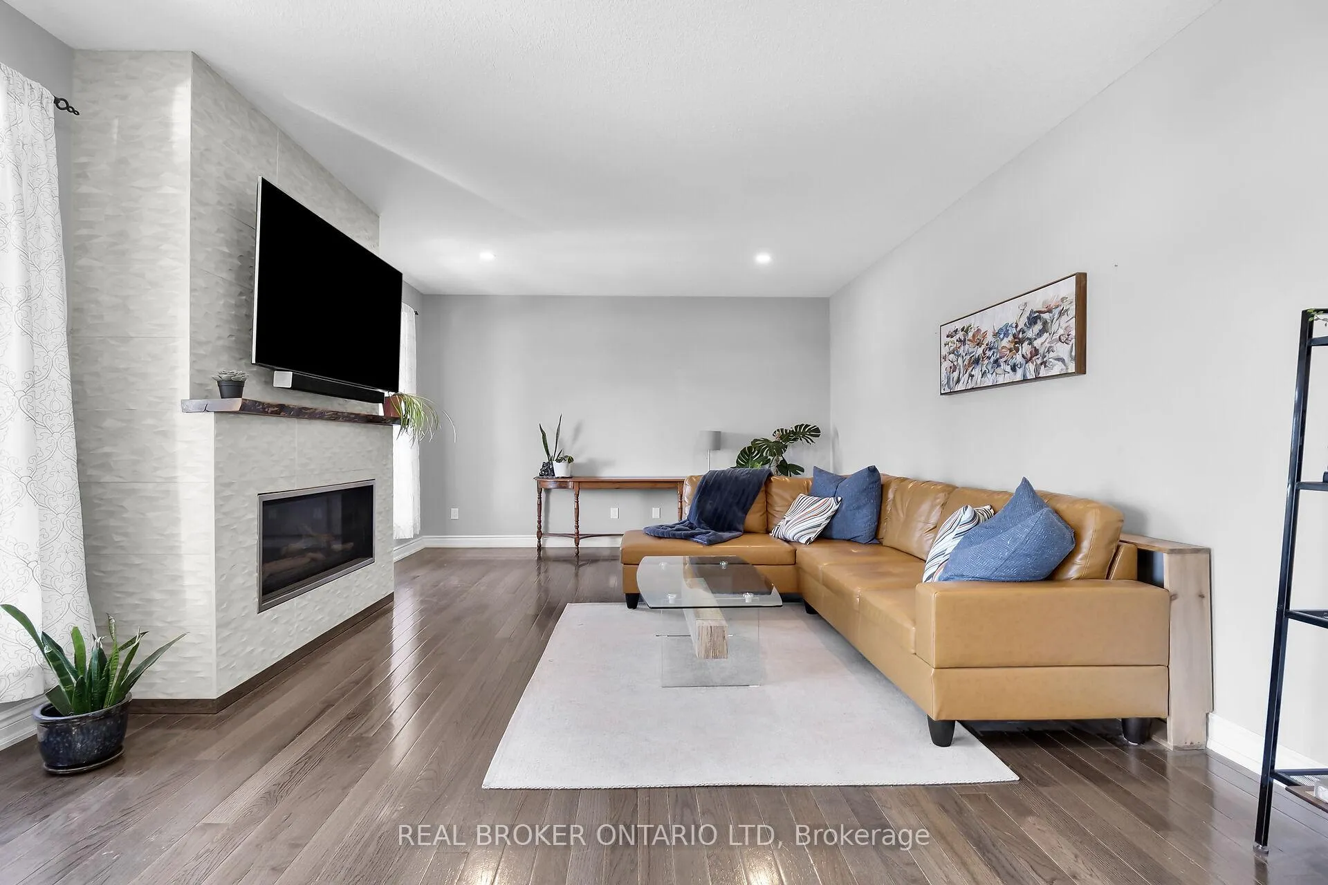 Photo 15 of 27 Glenwood Street, St. Thomas — HOMEH