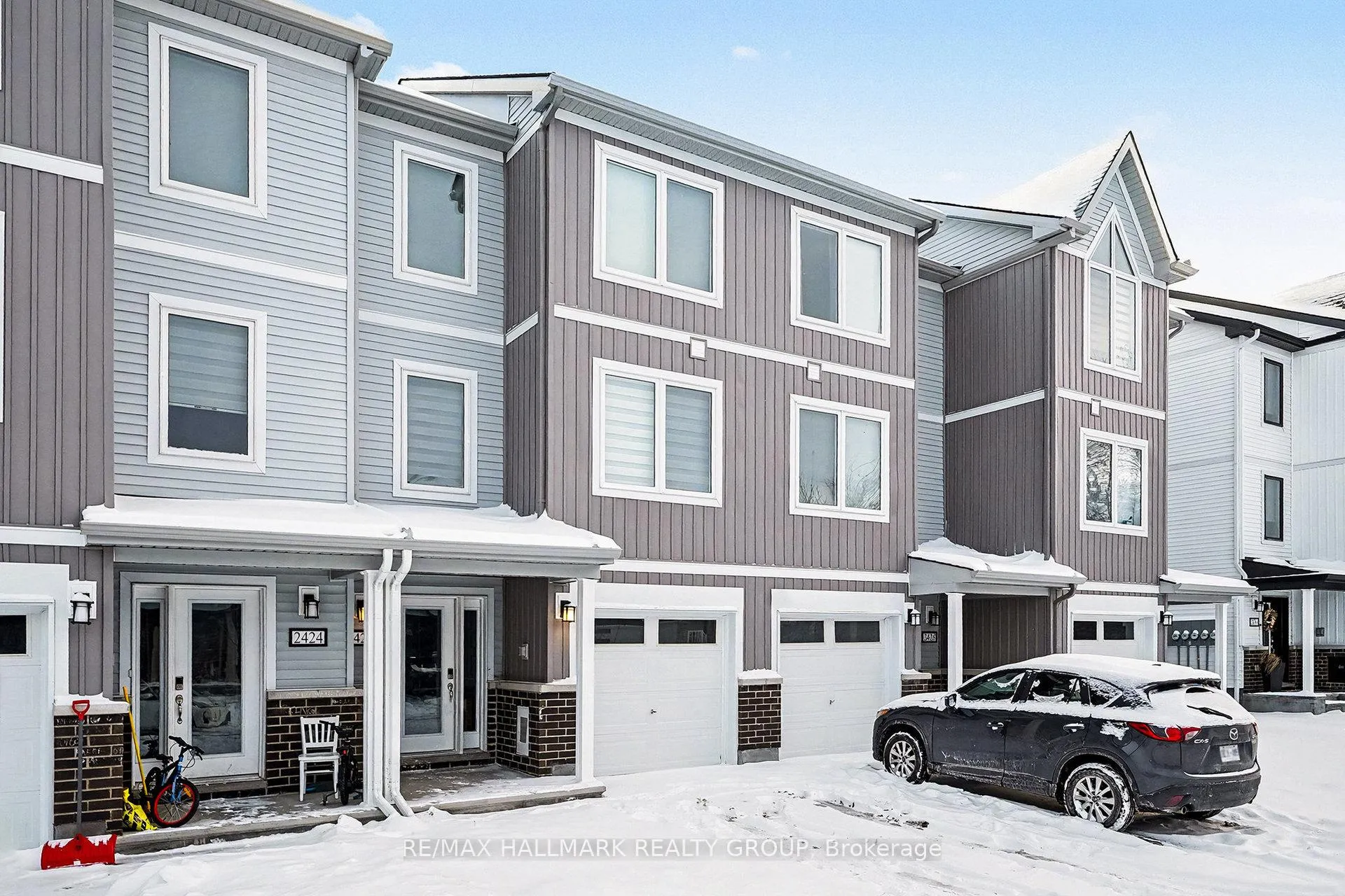 Photo 3 of 2426 Watercolours Way, Ottawa, Barrhaven - Half Moon Bay — HOMEH