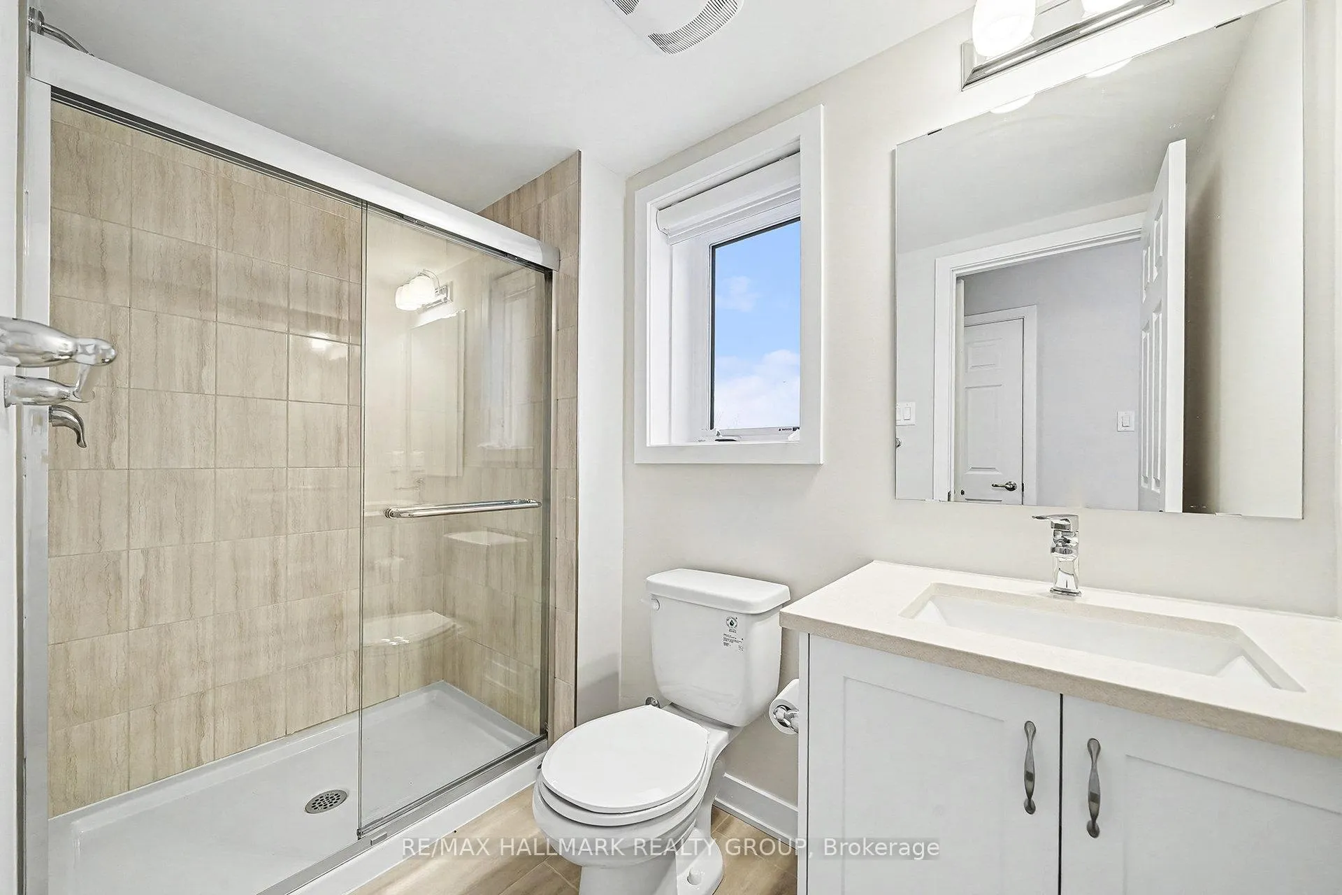 Photo 9 of 2426 Watercolours Way, Ottawa, Barrhaven - Half Moon Bay — HOMEH