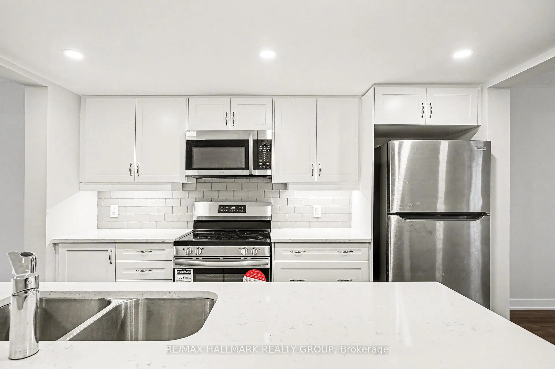 Photo 11 of 2426 Watercolours Way, Ottawa, Barrhaven - Half Moon Bay — HOMEH