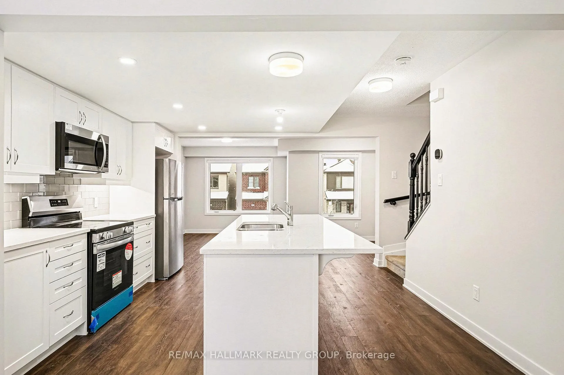 Photo 12 of 2426 Watercolours Way, Ottawa, Barrhaven - Half Moon Bay — HOMEH