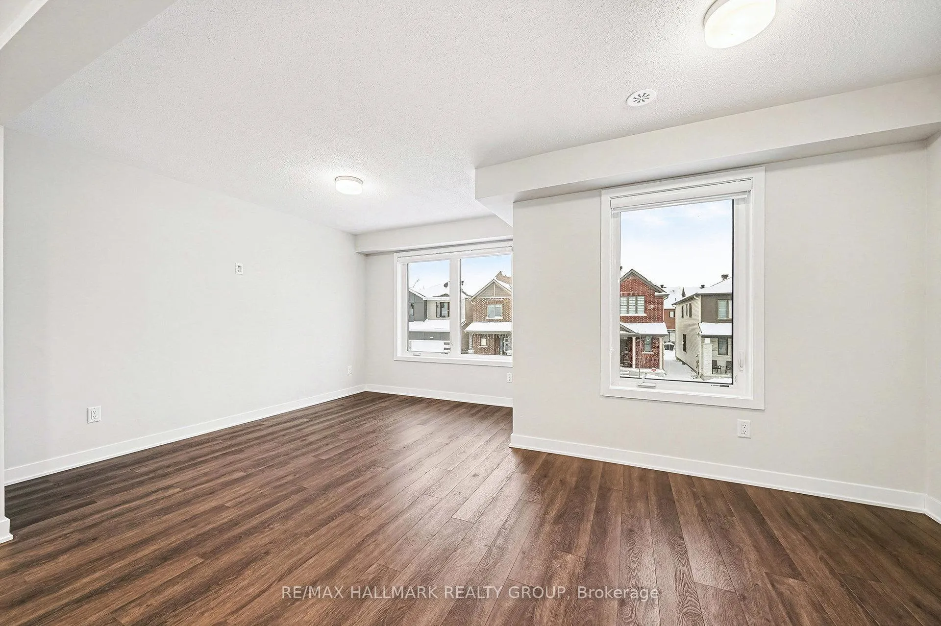 Photo 14 of 2426 Watercolours Way, Ottawa, Barrhaven - Half Moon Bay — HOMEH