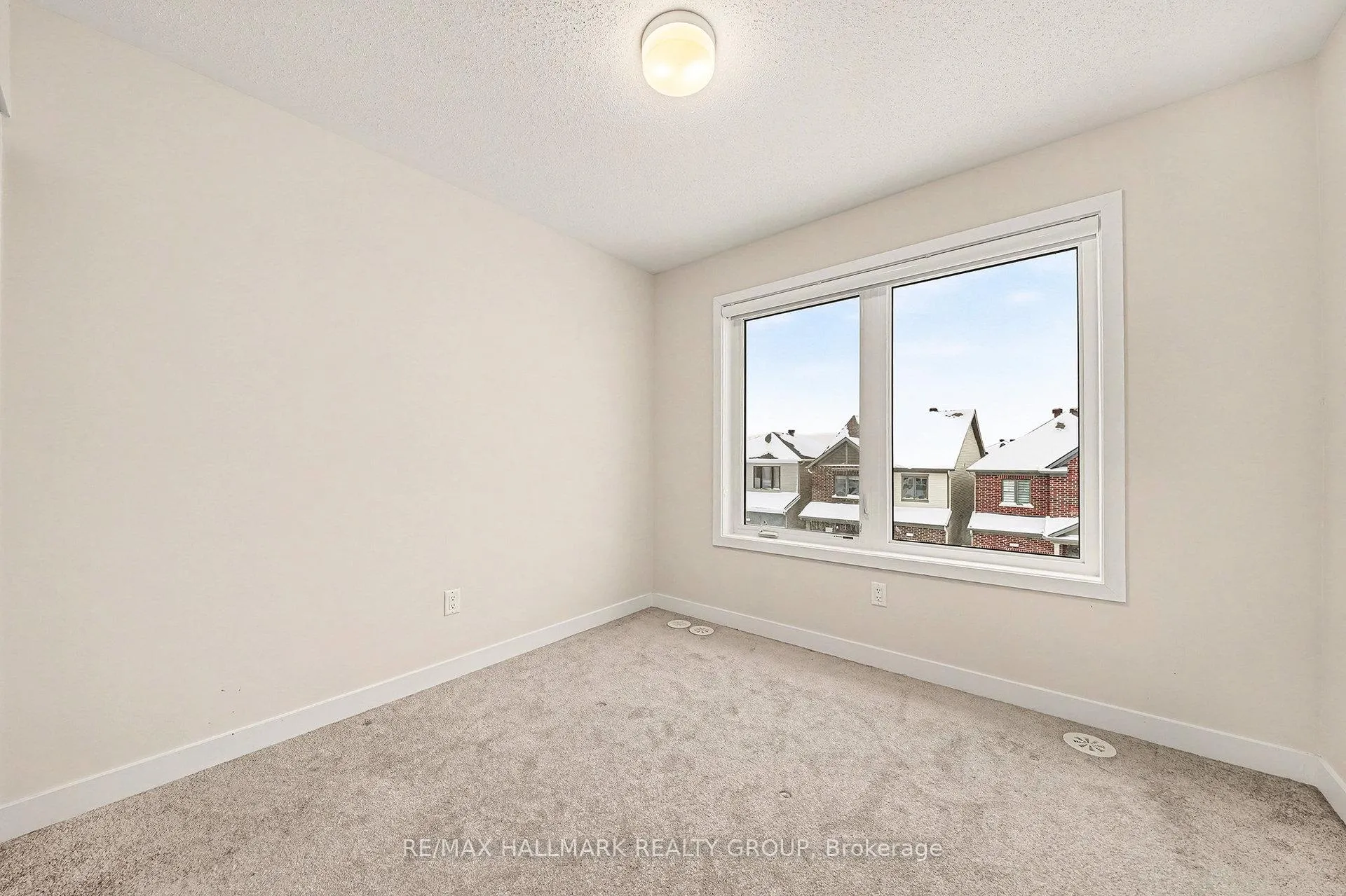 Photo 15 of 2426 Watercolours Way, Ottawa, Barrhaven - Half Moon Bay — HOMEH