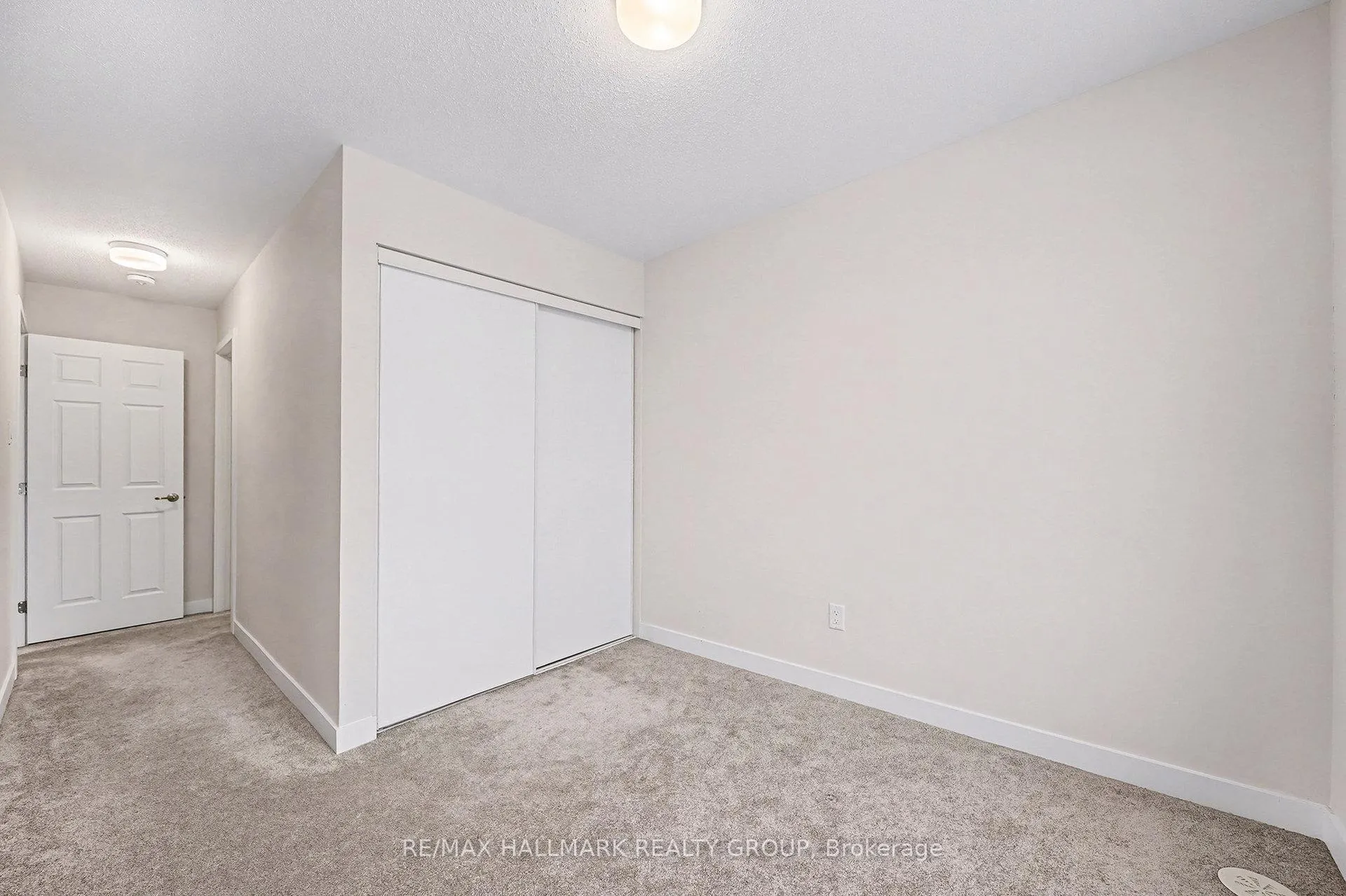 Photo 19 of 2426 Watercolours Way, Ottawa, Barrhaven - Half Moon Bay — HOMEH