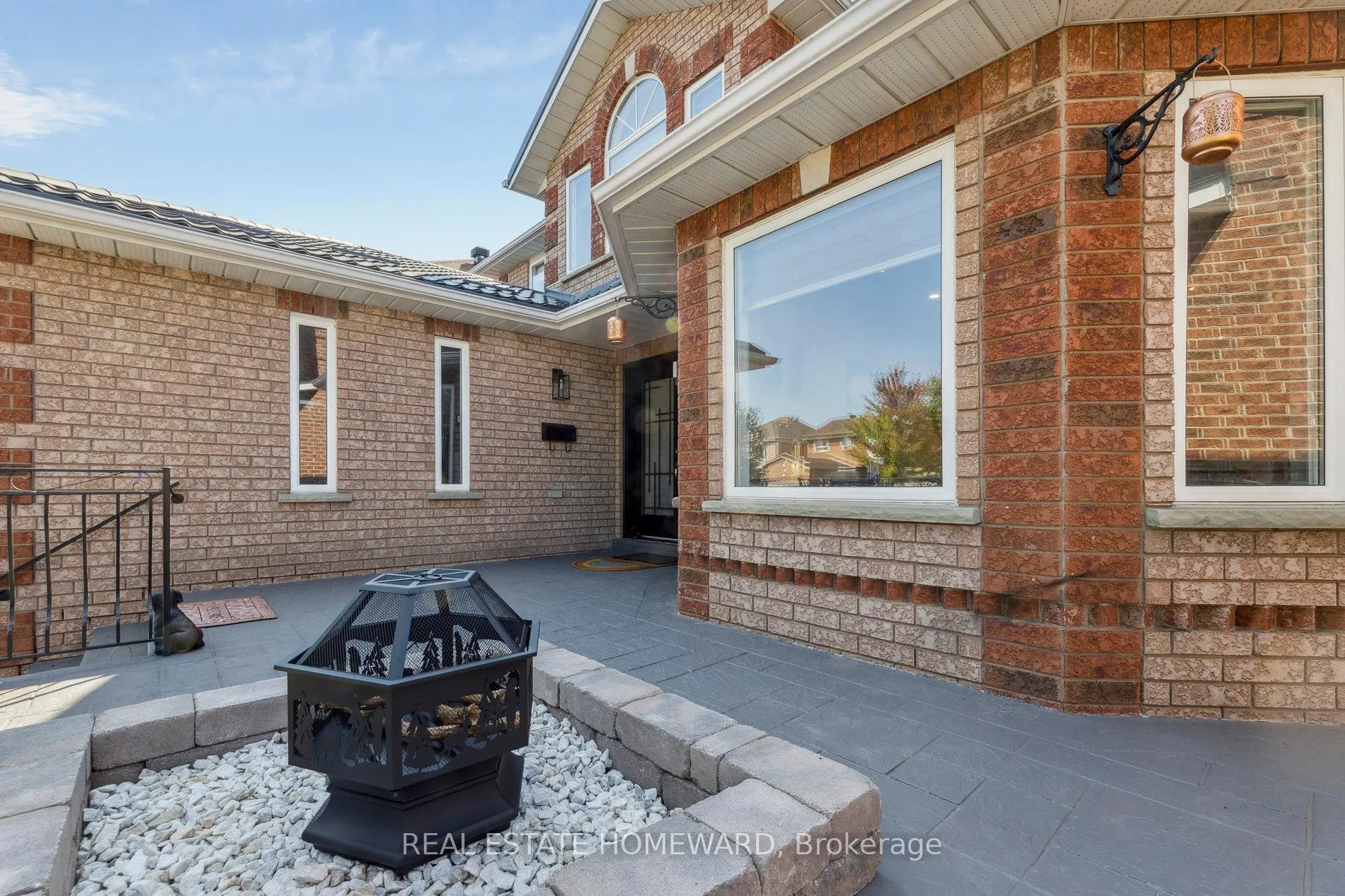 Photo 3 of 1556 Oakburn Street, Pickering, Highbush — HOMEH
