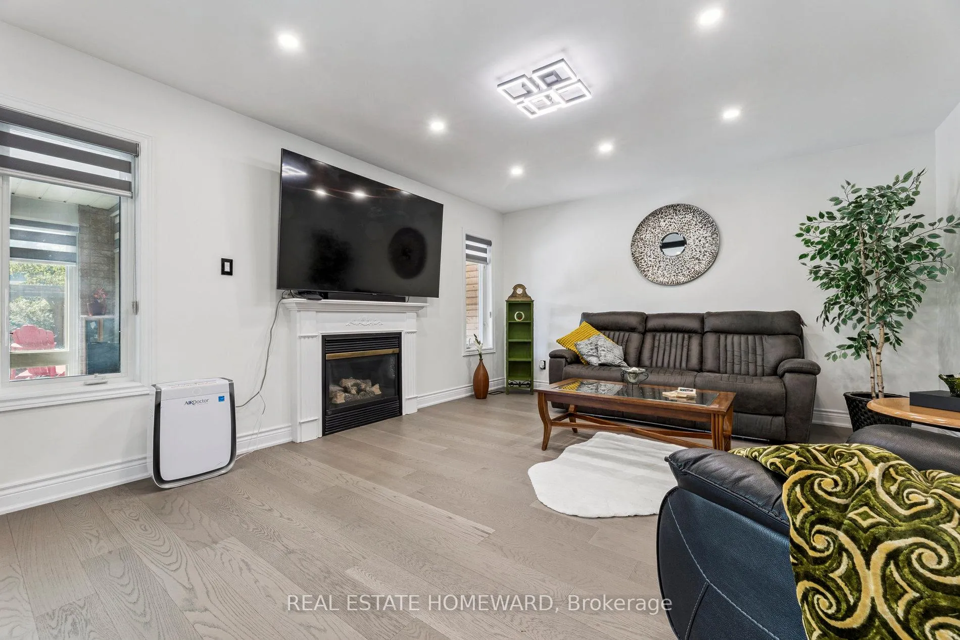Photo 10 of 1556 Oakburn Street, Pickering, Highbush — HOMEH
