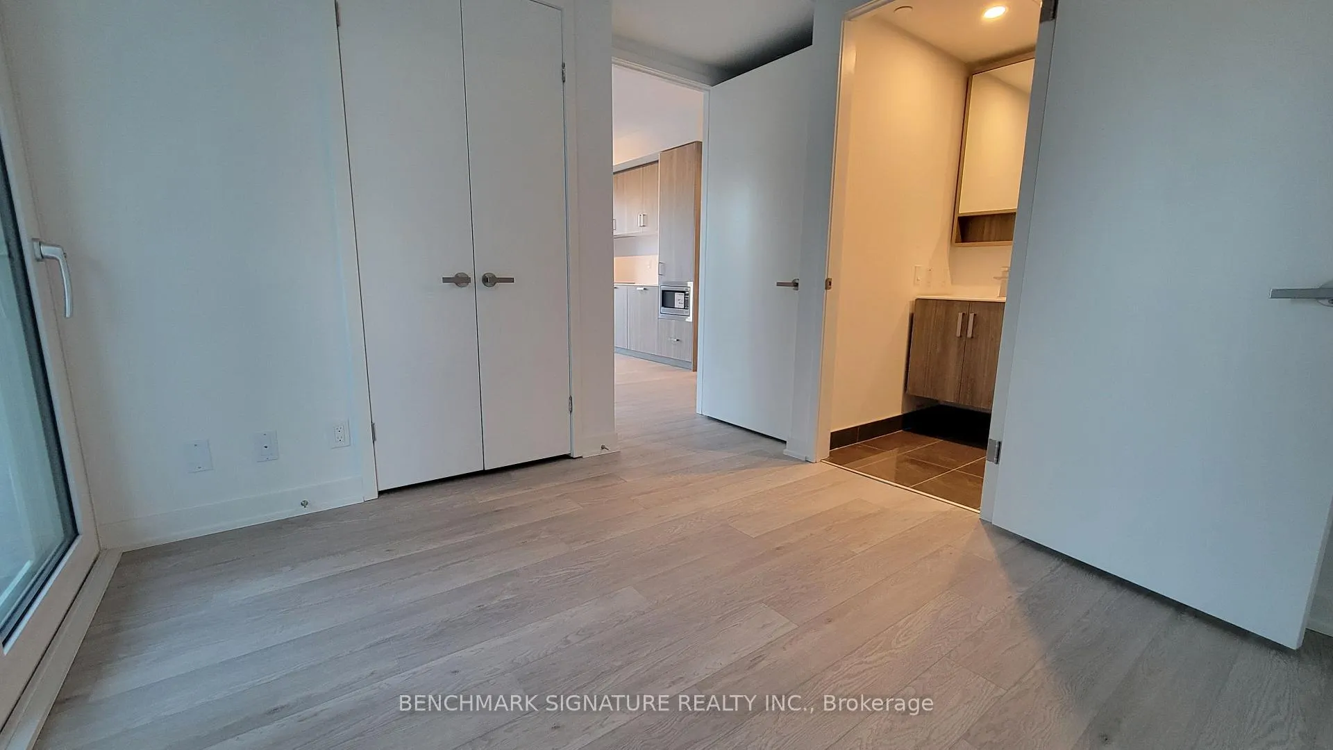 Photo 6 of Unit 1002, 88 Queen Street E, Toronto, Church-Yonge Corridor — HOMEH