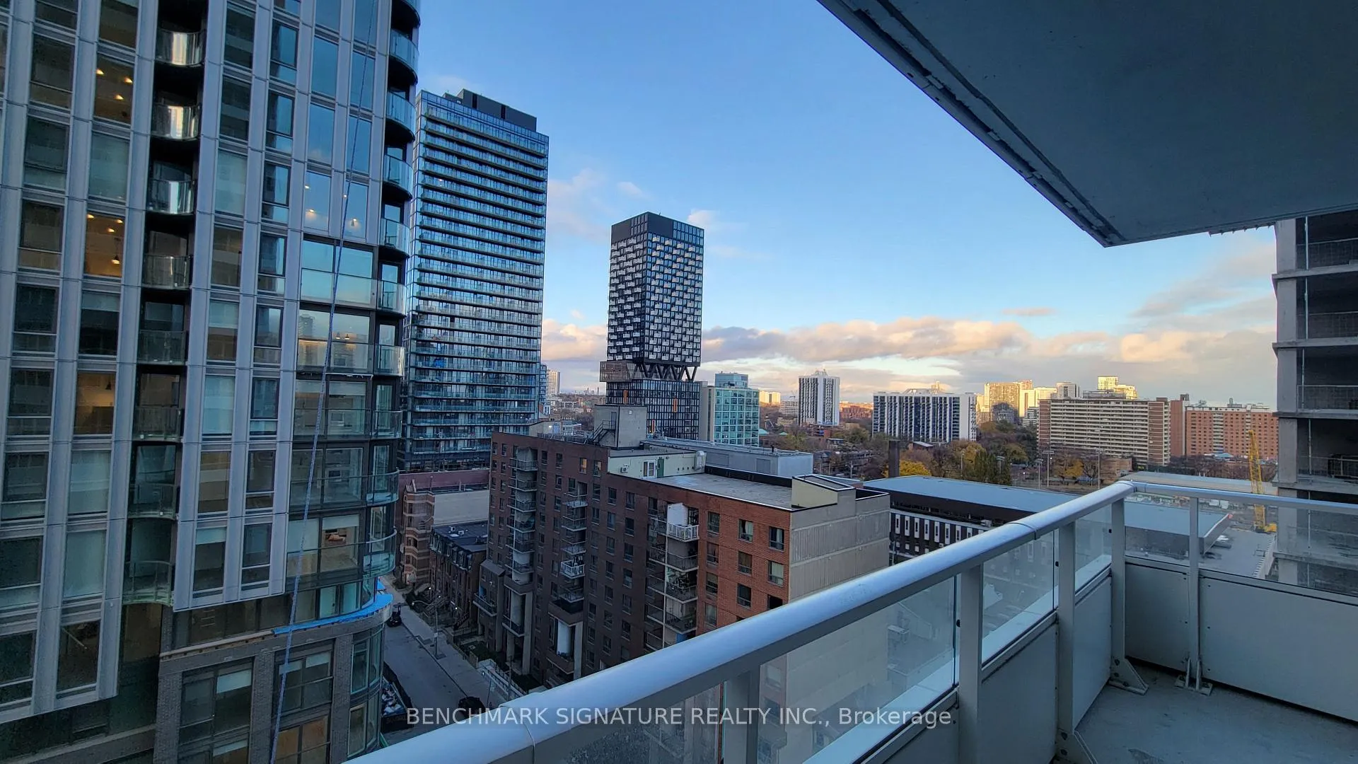 Photo 14 of Unit 1002, 88 Queen Street E, Toronto, Church-Yonge Corridor — HOMEH