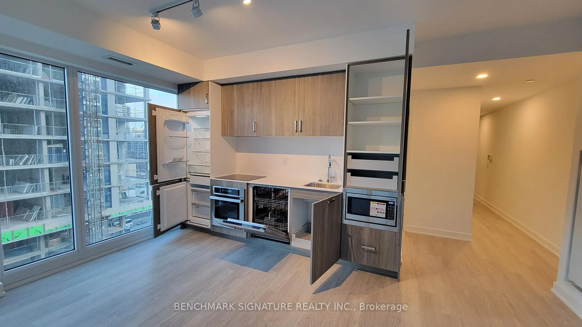 Photo 15 of Unit 1002, 88 Queen Street E, Toronto, Church-Yonge Corridor — HOMEH