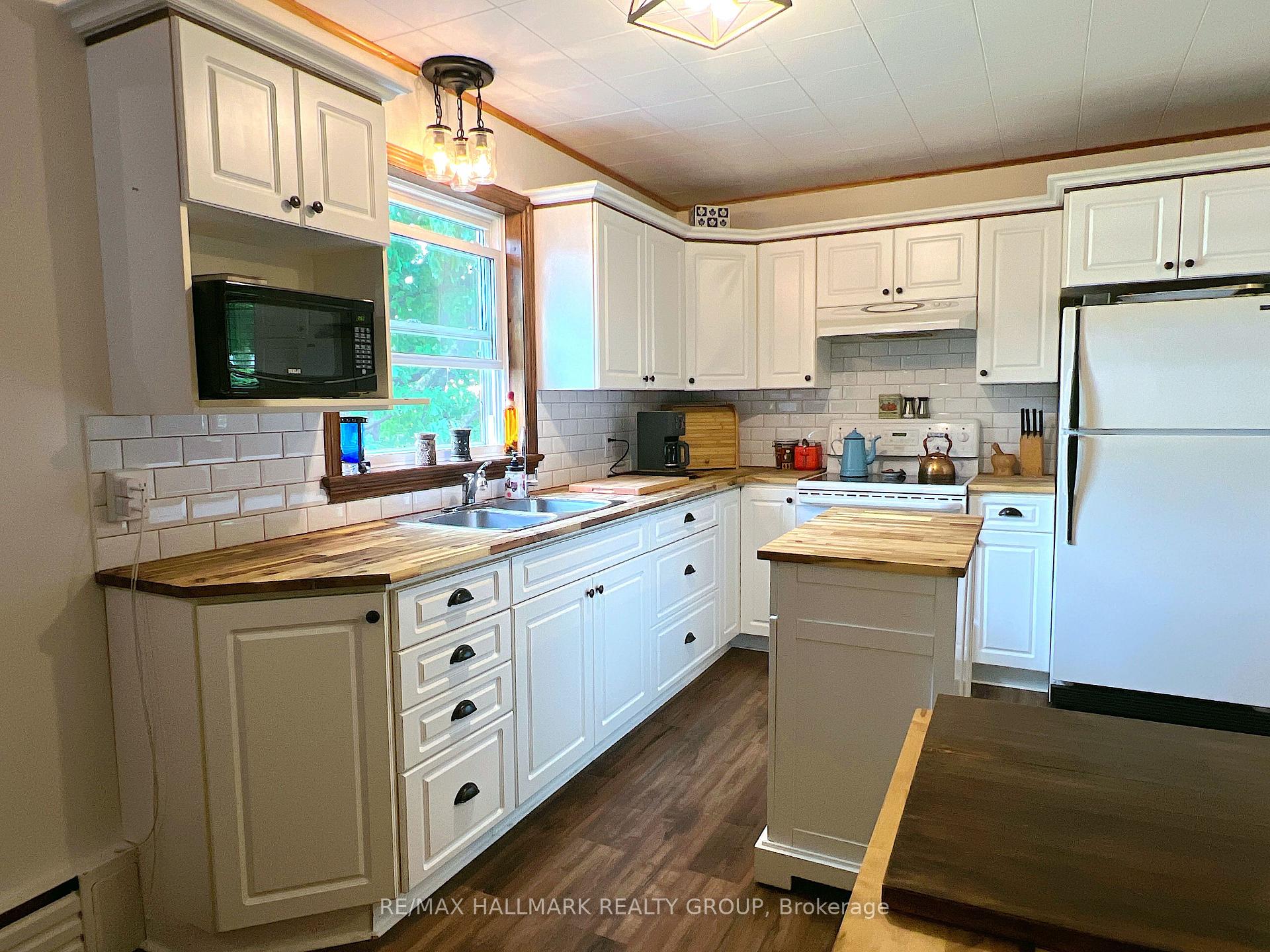 Photo 4 of 101 Clarence Street, Lanark Highlands, Lanark Highlands (Lanark Village) — HOMEH