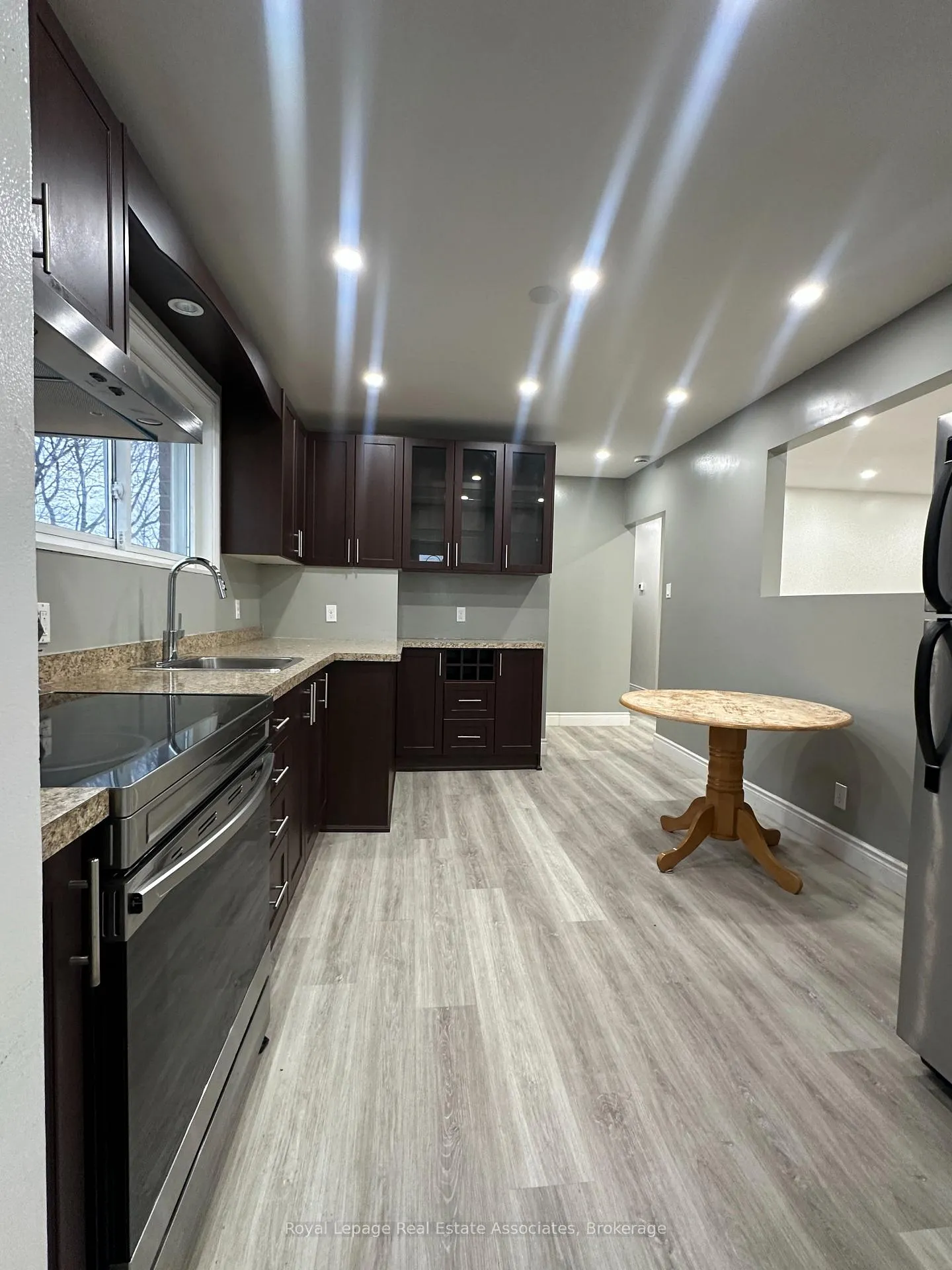 Photo 5 of Unit Main Floor, 25 Ashwood Crescent, Brampton, Avondale — HOMEH