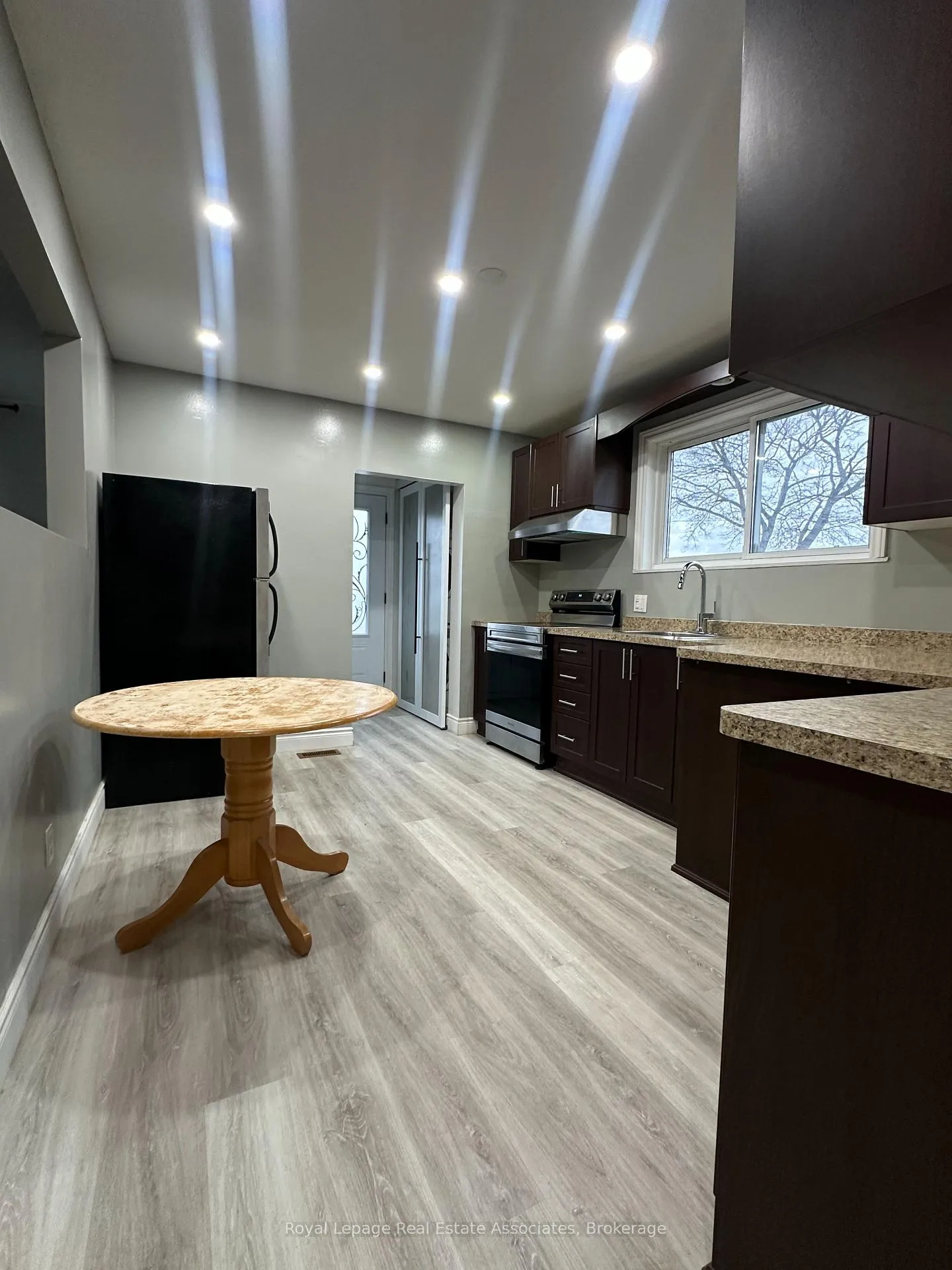 Photo 9 of Unit Main Floor, 25 Ashwood Crescent, Brampton, Avondale — HOMEH
